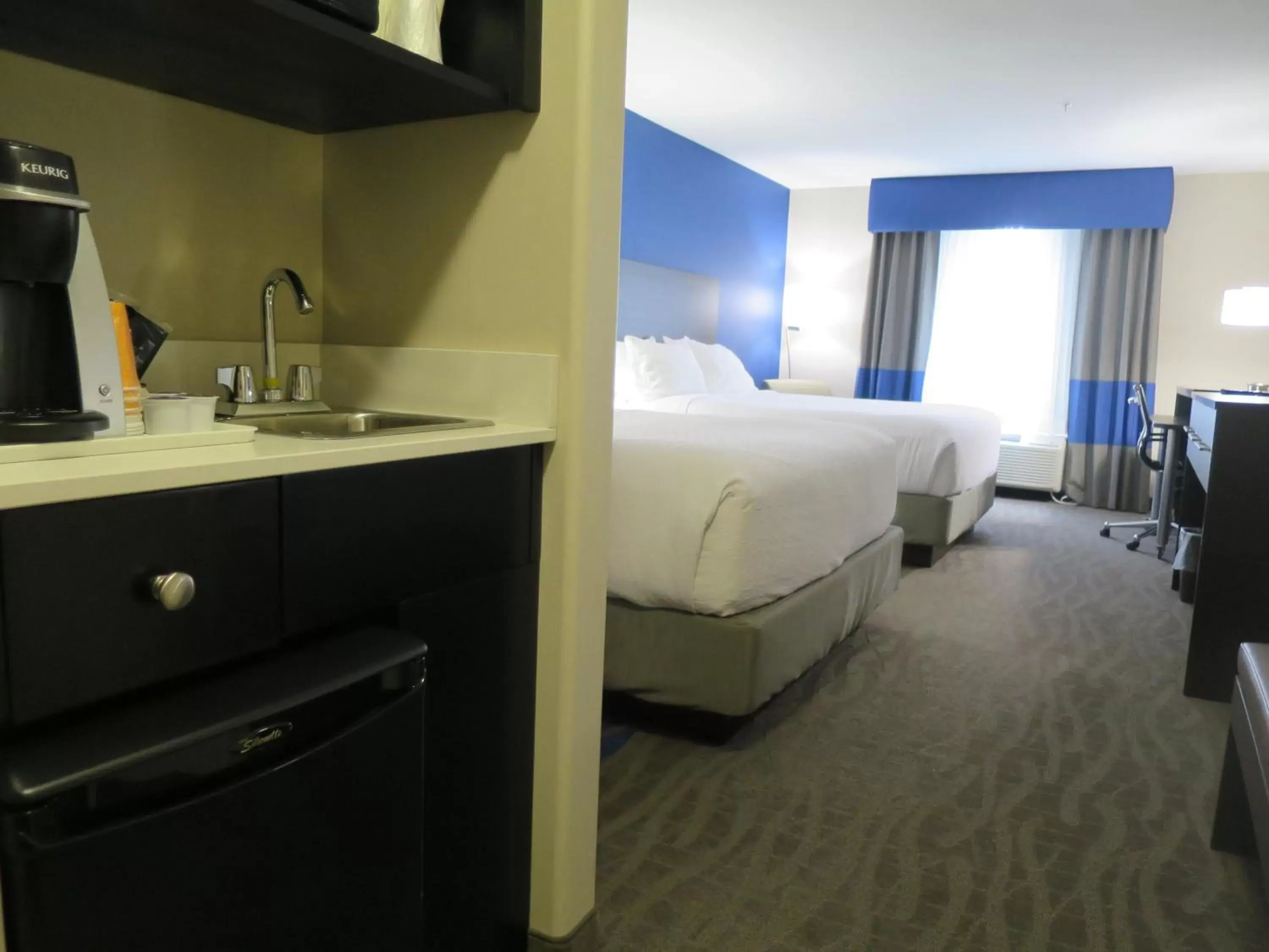 Photo of the whole room, Bathroom in Holiday Inn Hotel & Suites Regina, an IHG Hotel