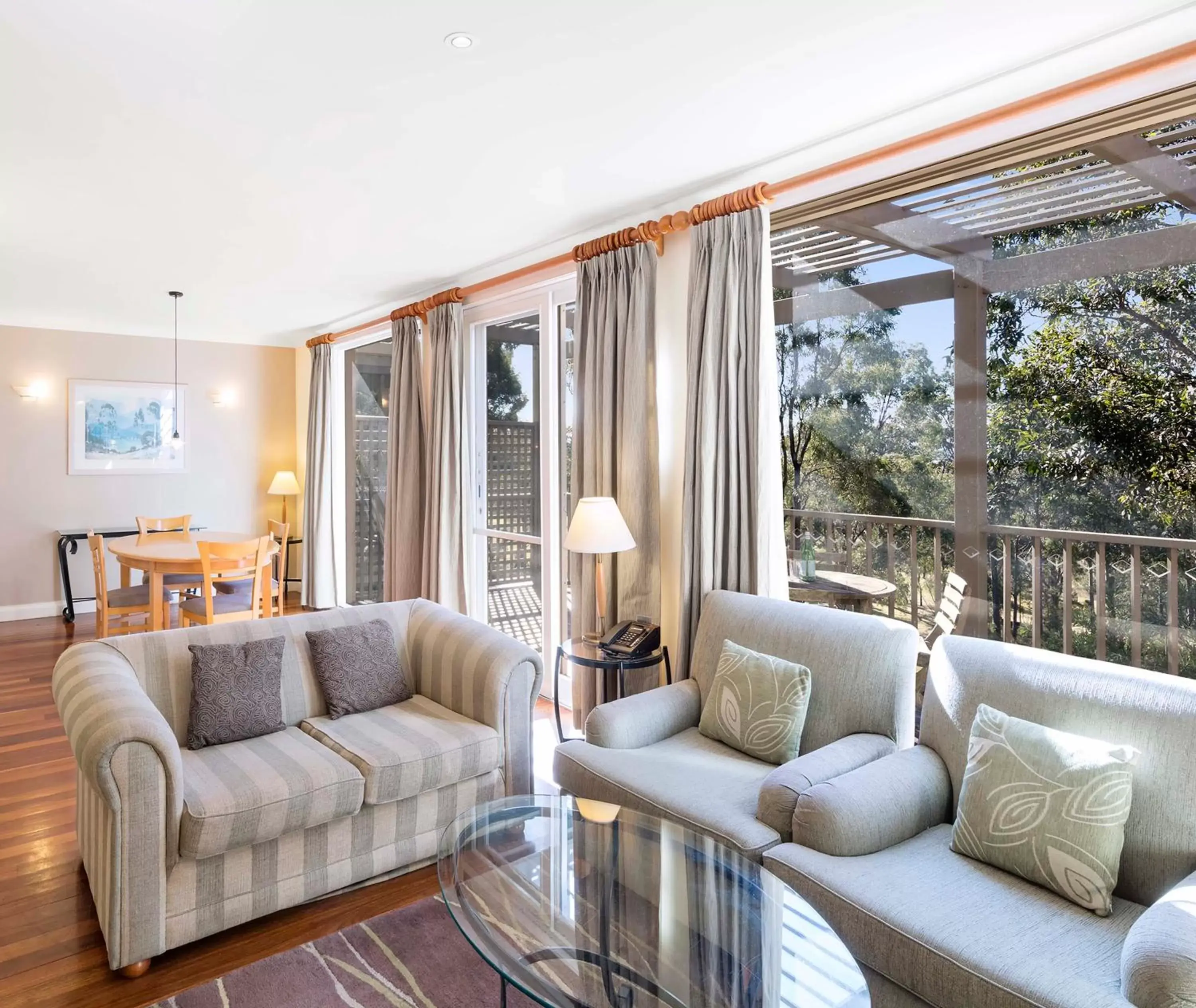 Living room, Seating Area in Oaks Cypress Lakes Resort