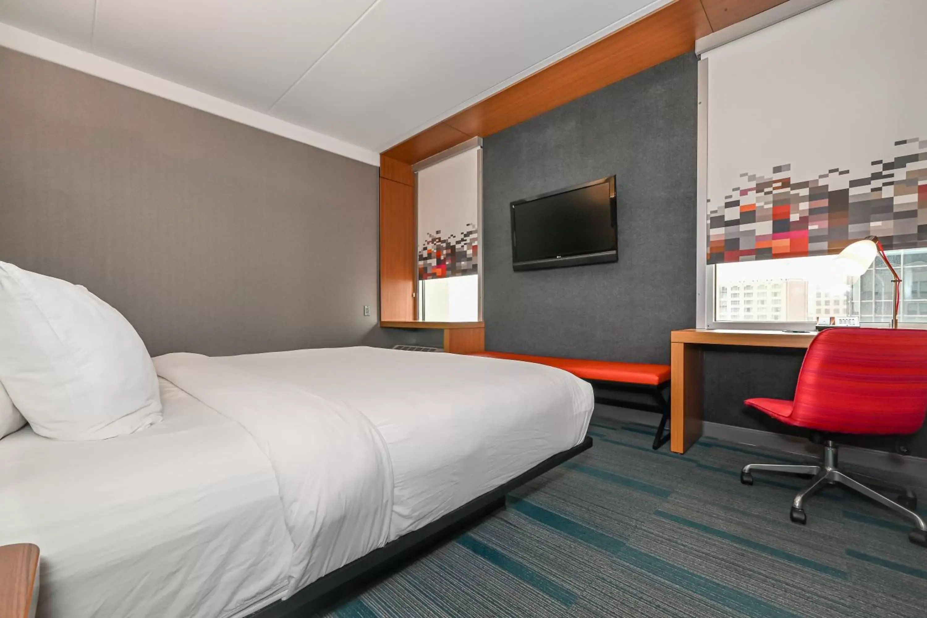 Bed in Aloft Charlotte City Center