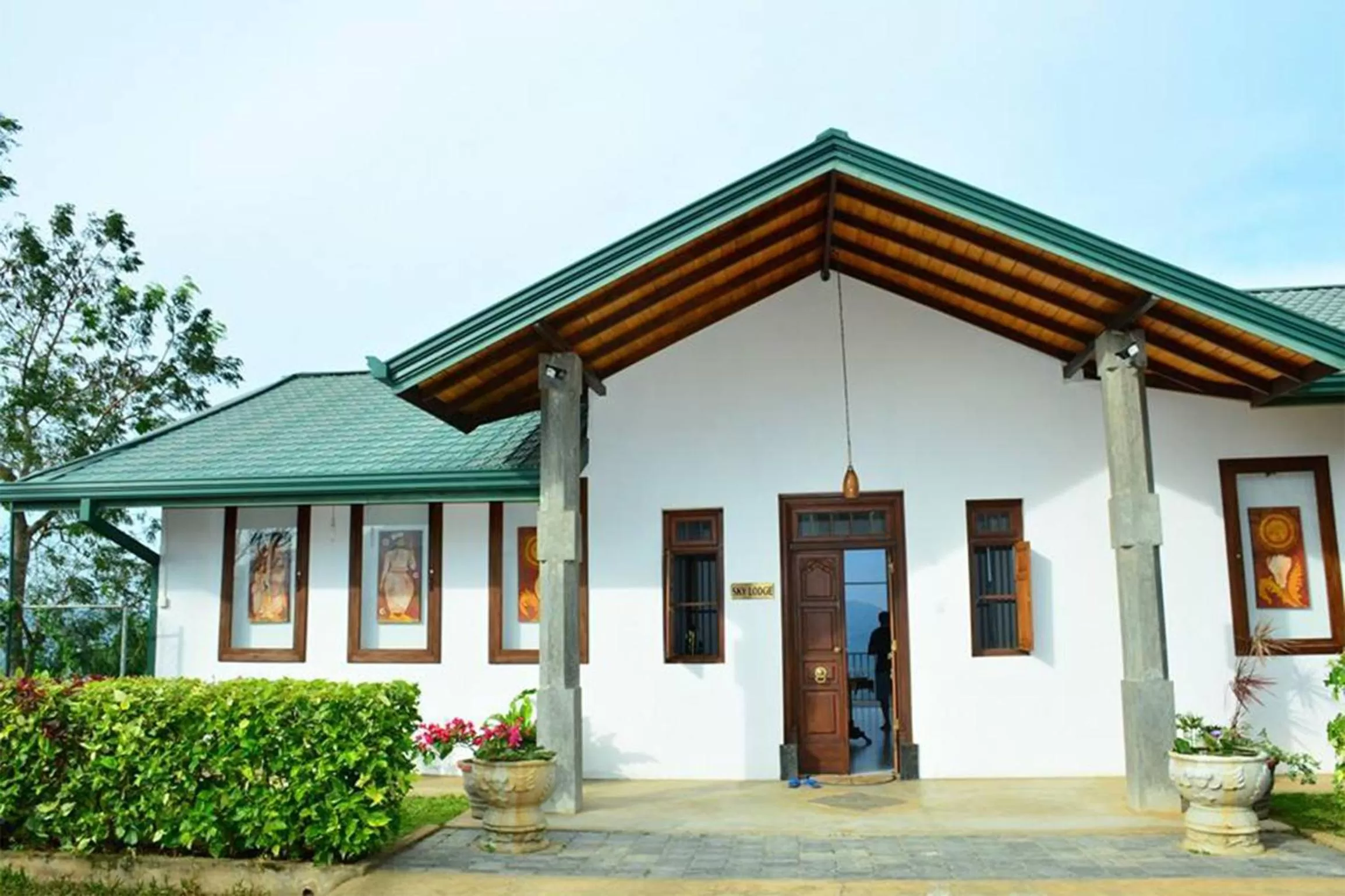 Facade/entrance in Sky Lodge