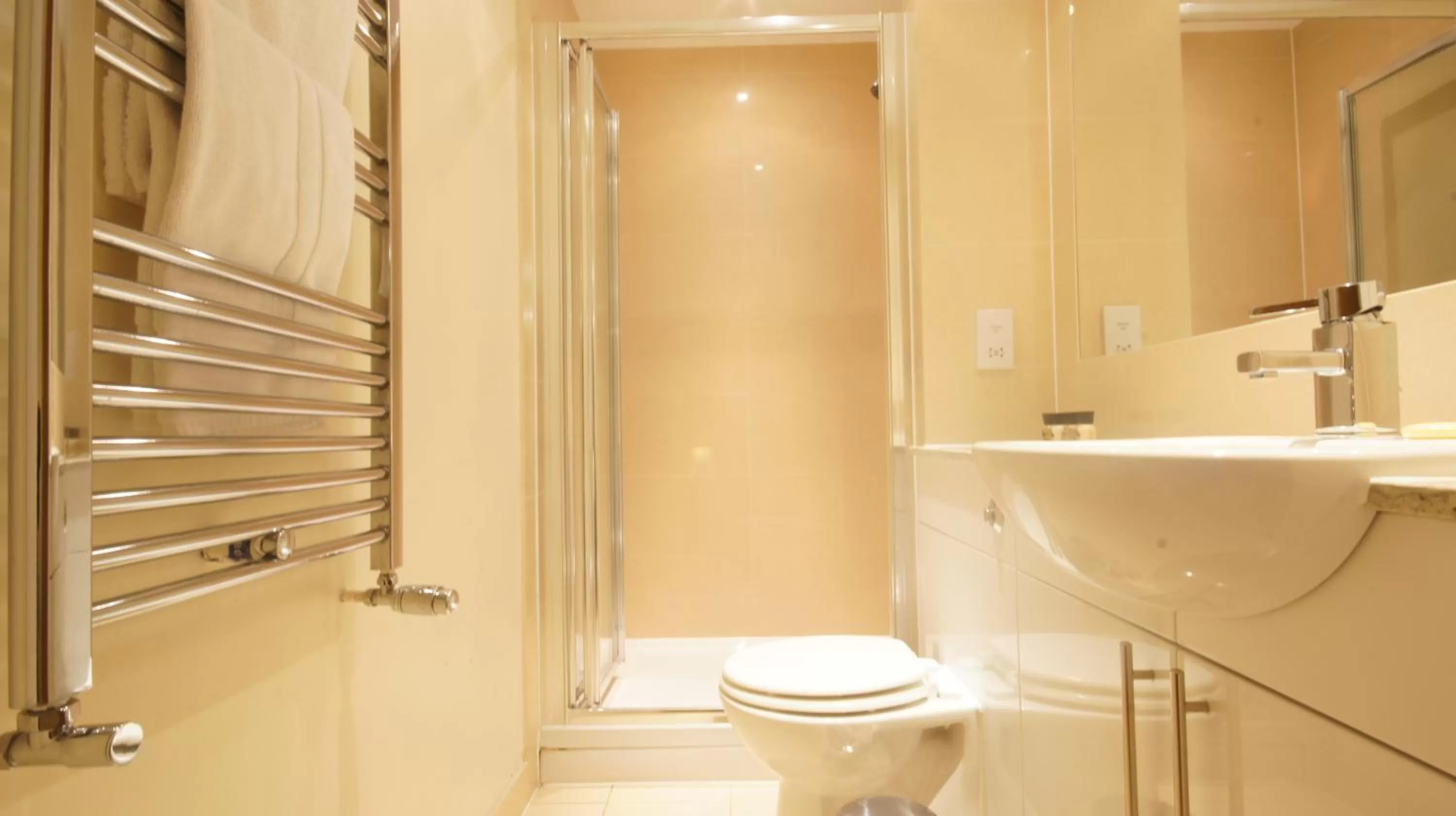 Bathroom in Lodge Drive Serviced Apartments