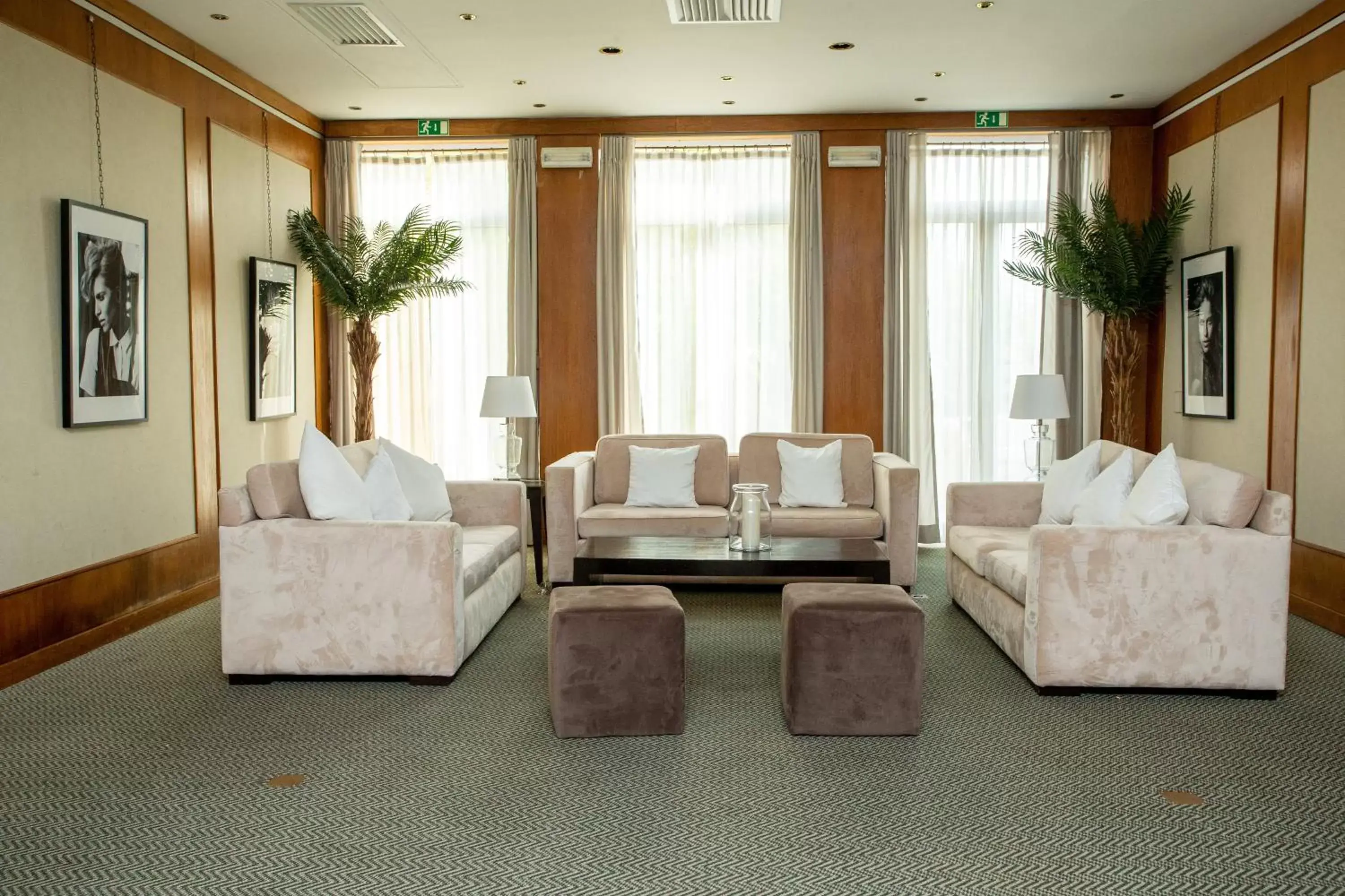 Meeting/conference room, Seating Area in Hotel Inglaterra - Charme & Boutique