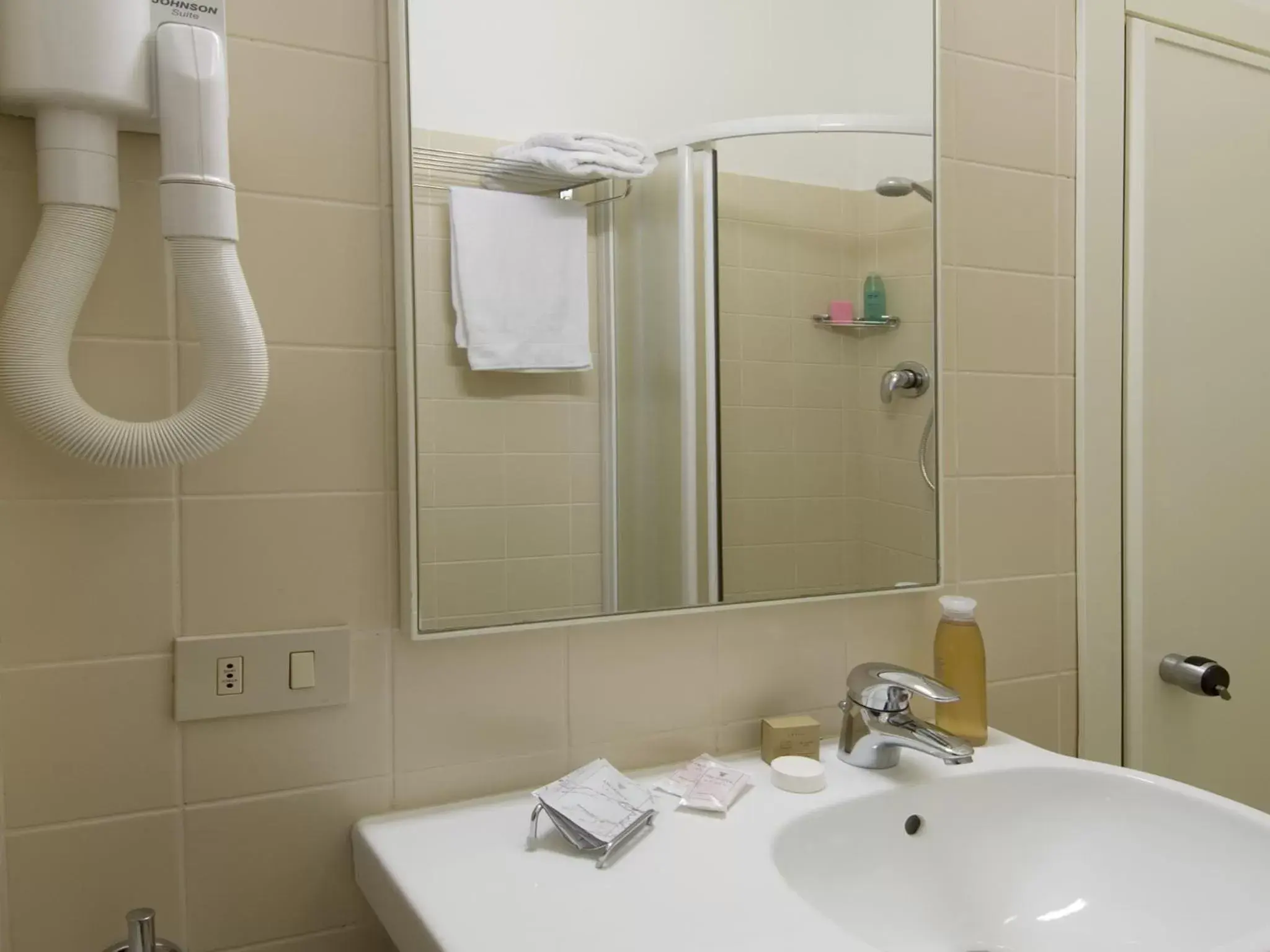 Bathroom in Hotel Nives