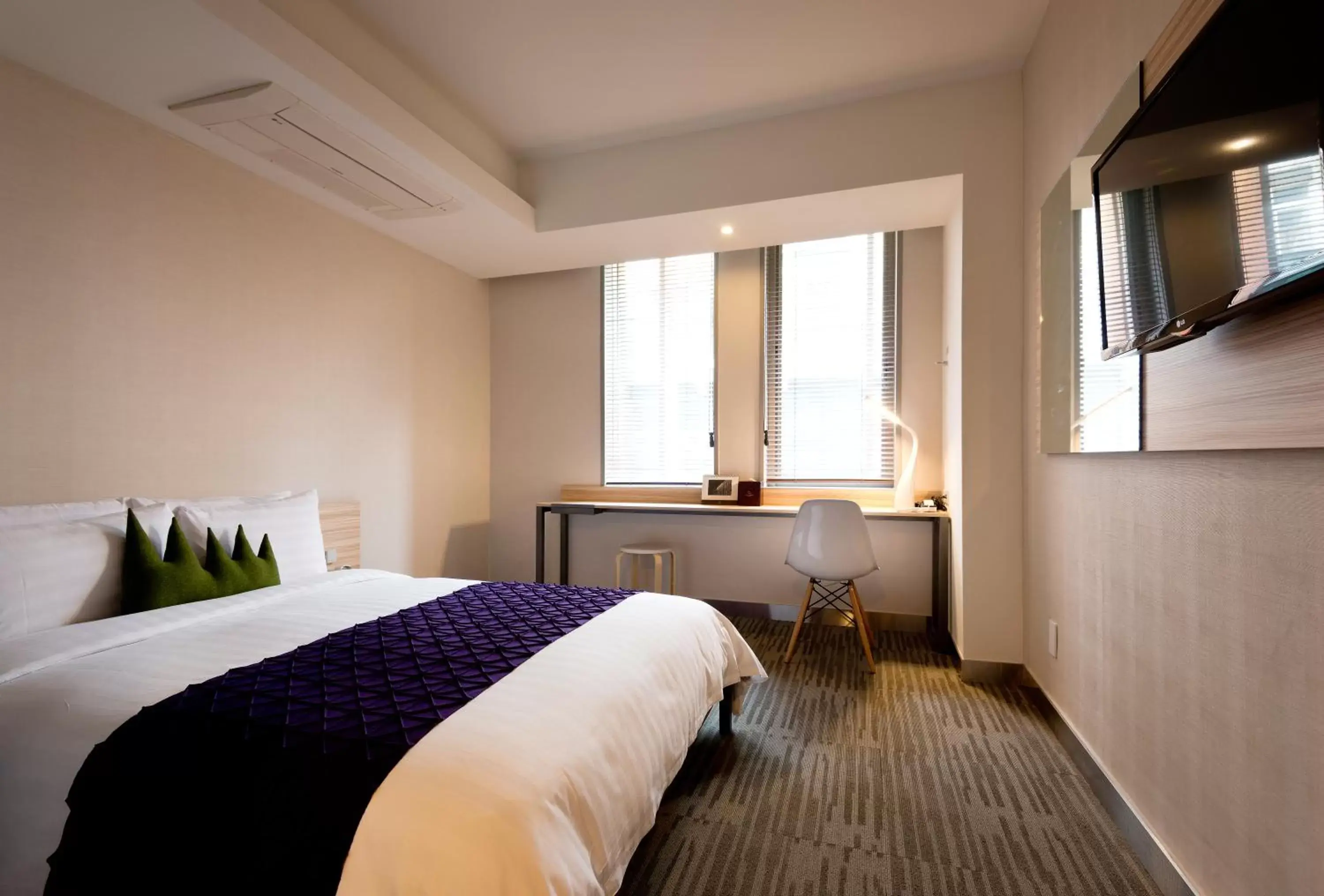 Bed in Metro Hotel Myeongdong