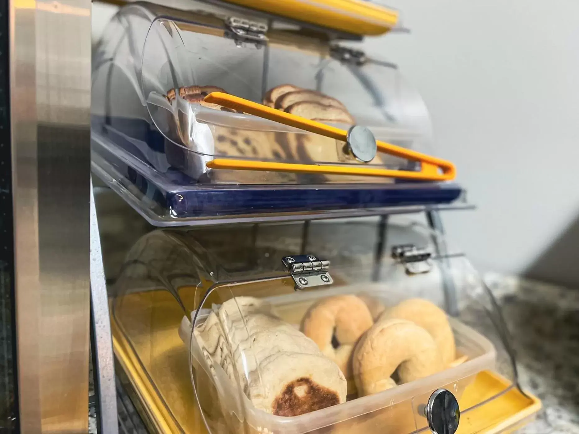 Breakfast in Clarion Inn Breakfast in Clarion Inn