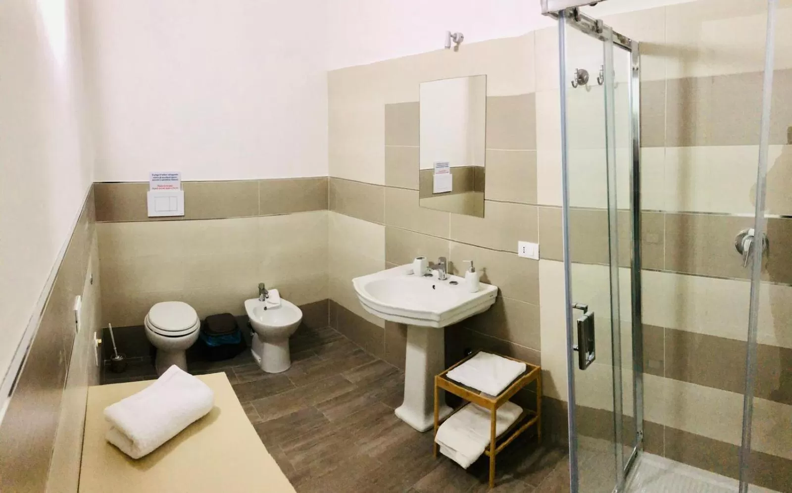 Shower in La Rocca Scavata