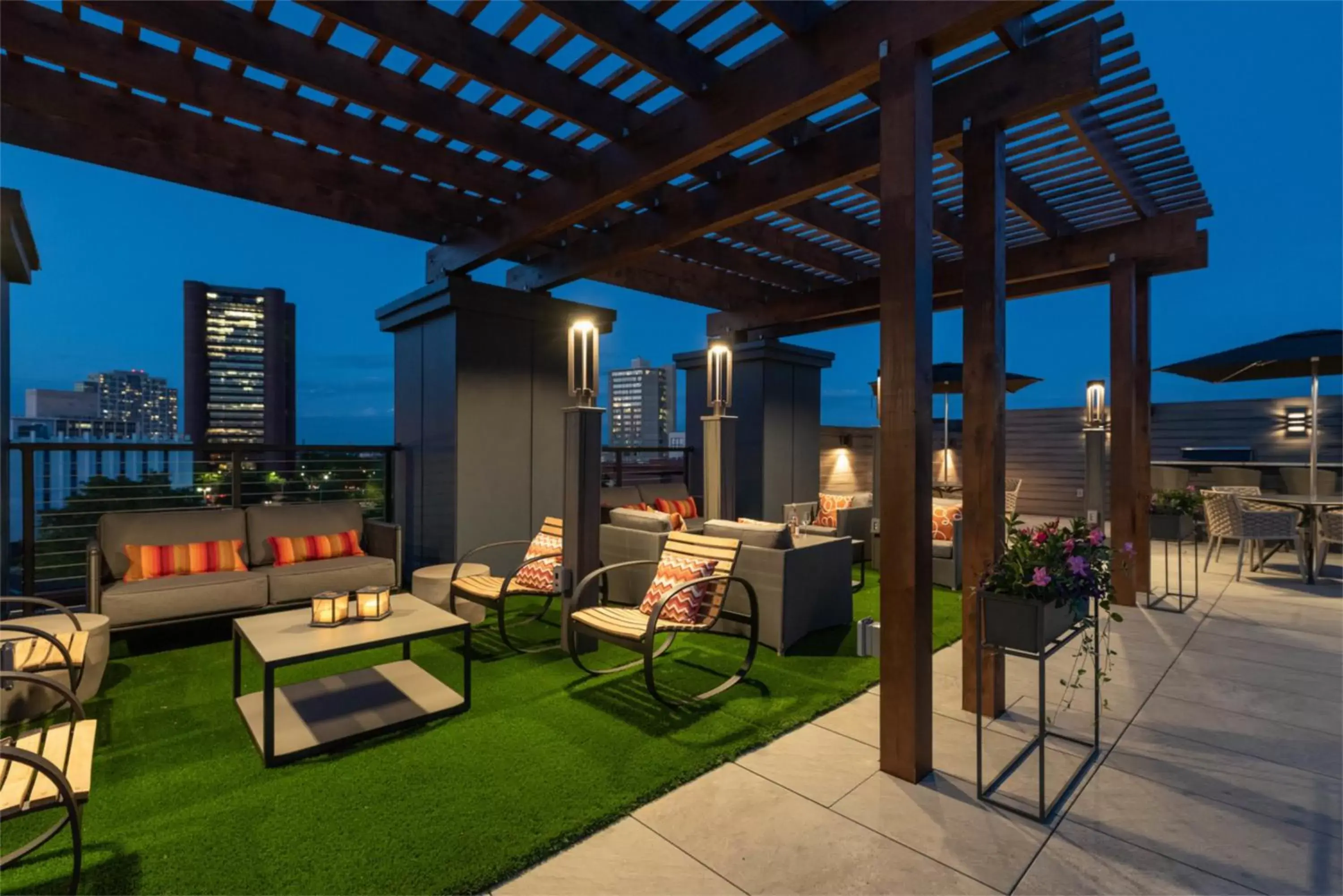Patio, Lounge/Bar in Luxury Furnished Apartments by Hyatus Downtown at Yale