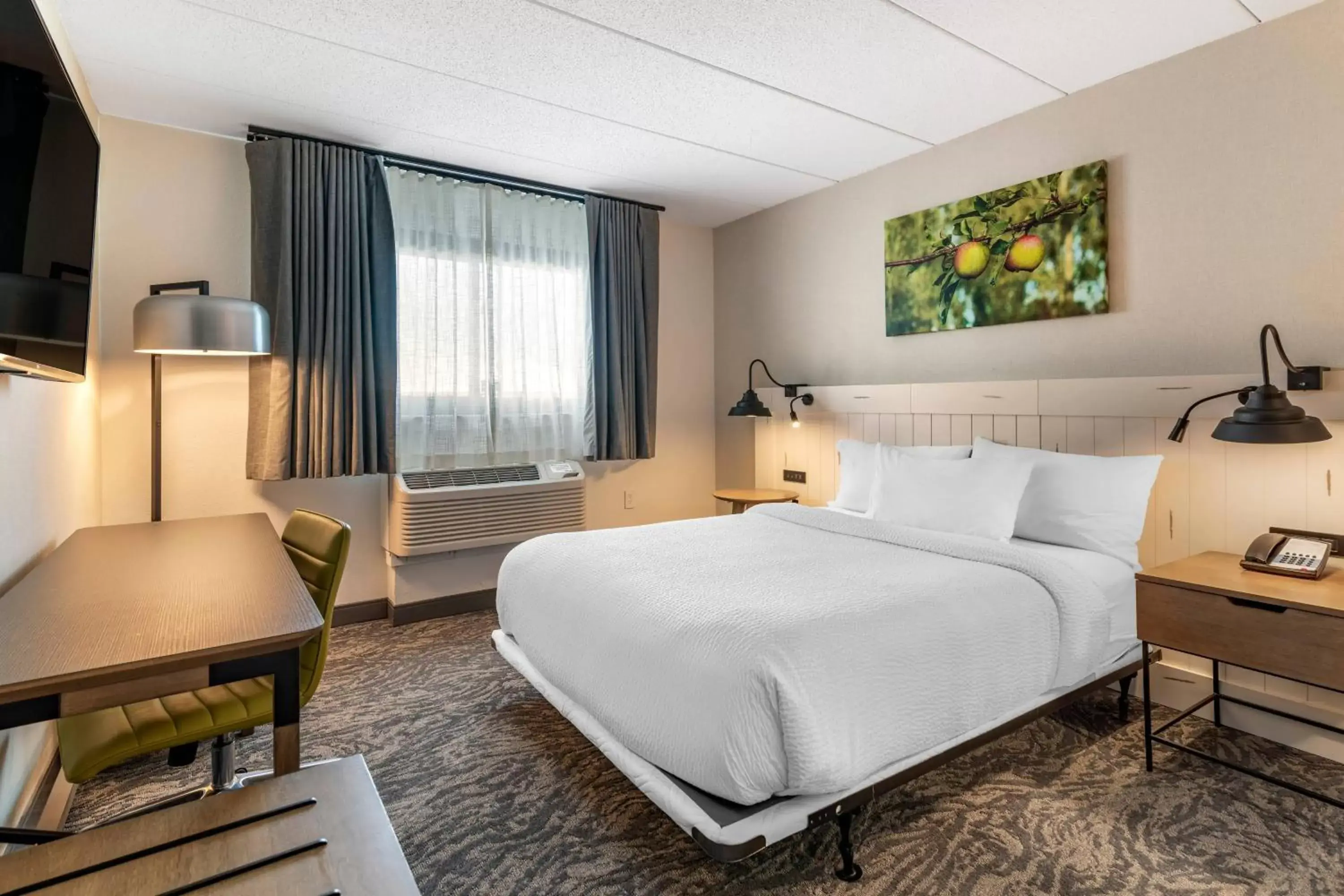 Photo of the whole room, Bed in Fairfield Inn & Suites by Marriott Providence Airport Warwick