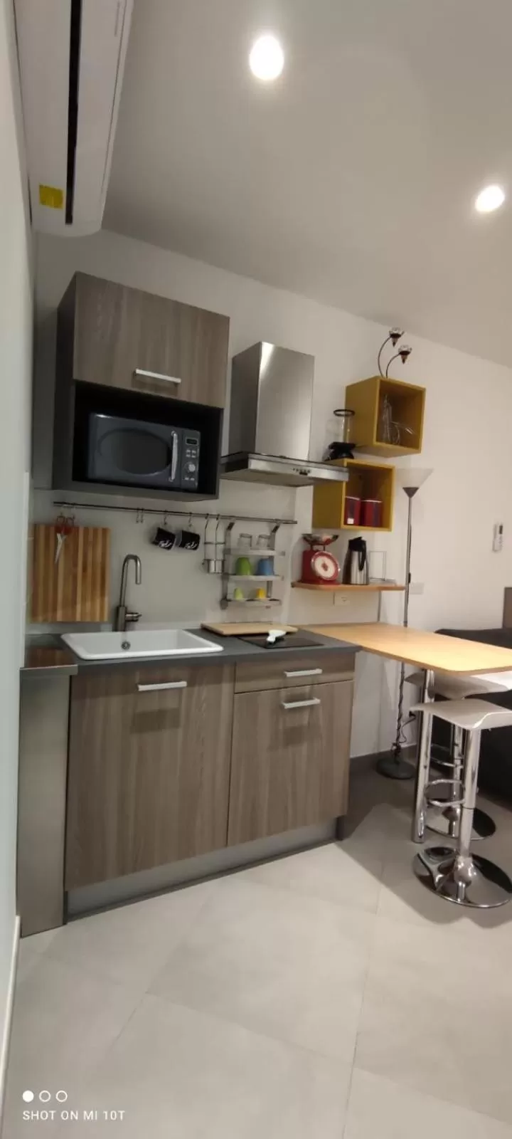 Kitchen or kitchenette in San Francesco Rooms and Apartment with Terrace in Palermo Locazione Turistica