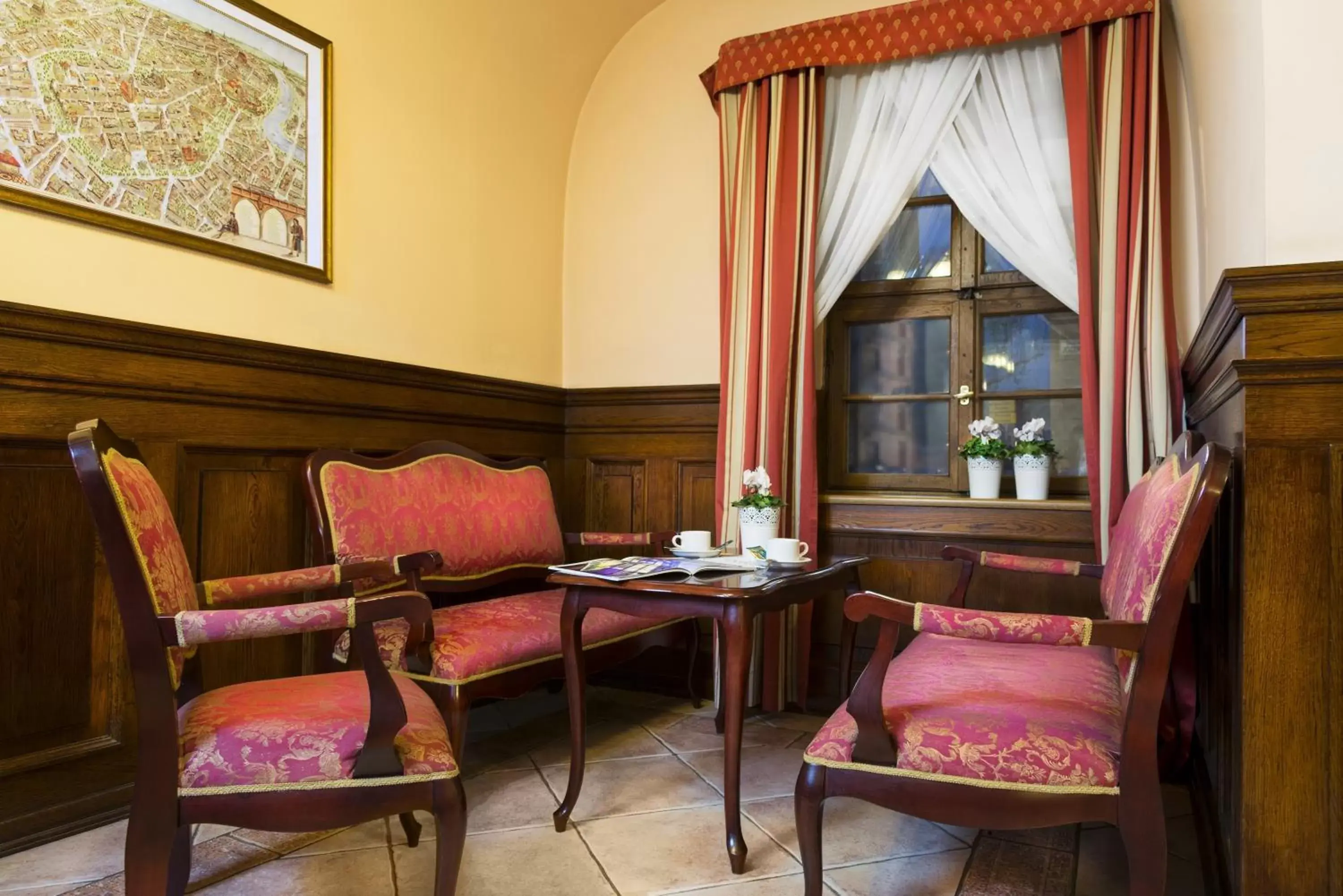 Living room, Seating Area in Hotel Regent