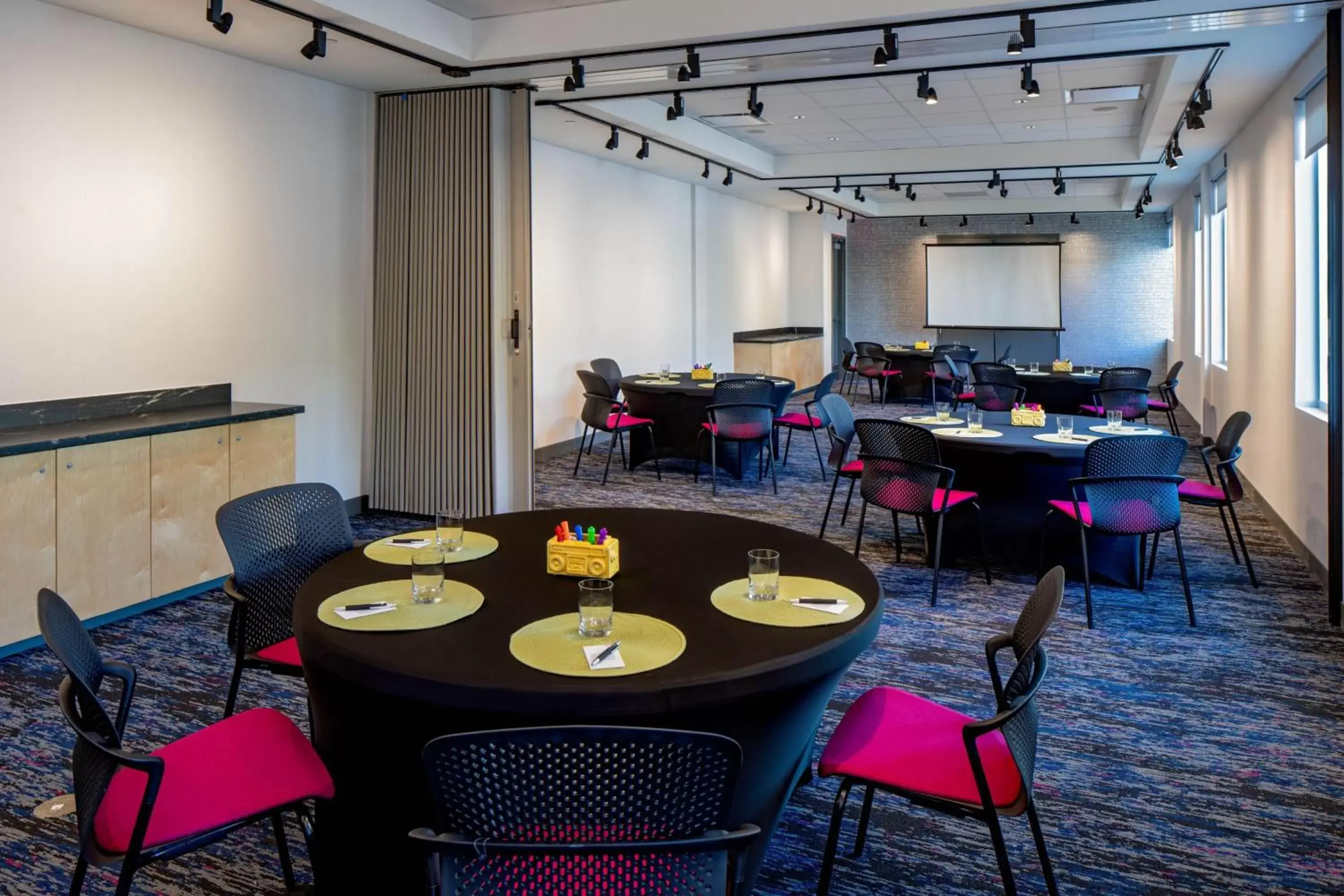 Meeting/conference room, Restaurant/Places to Eat in Aloft Santa Clara - San Jose North