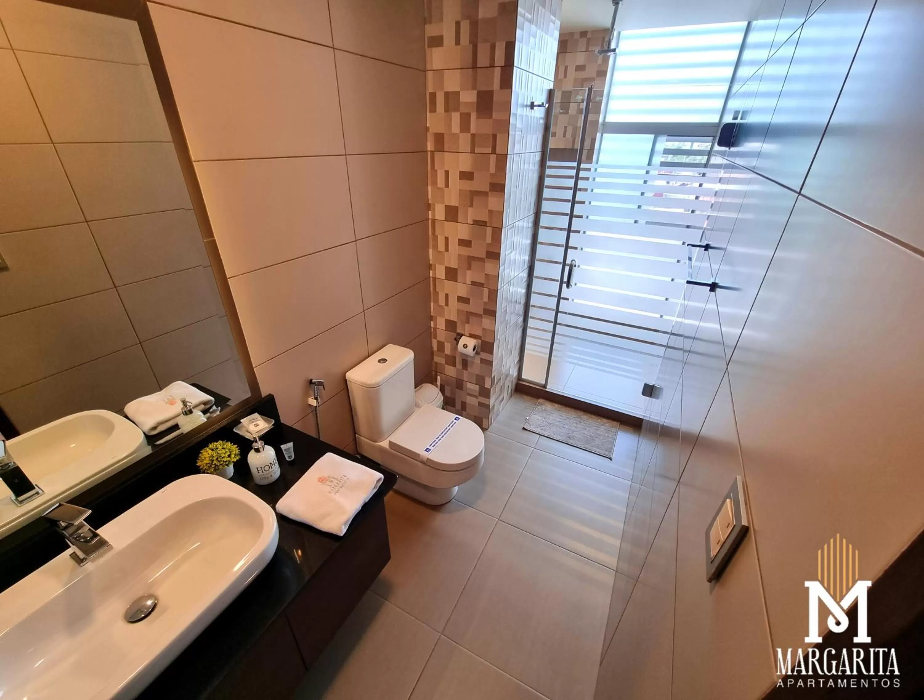 Shower in Margarita Apartamentos