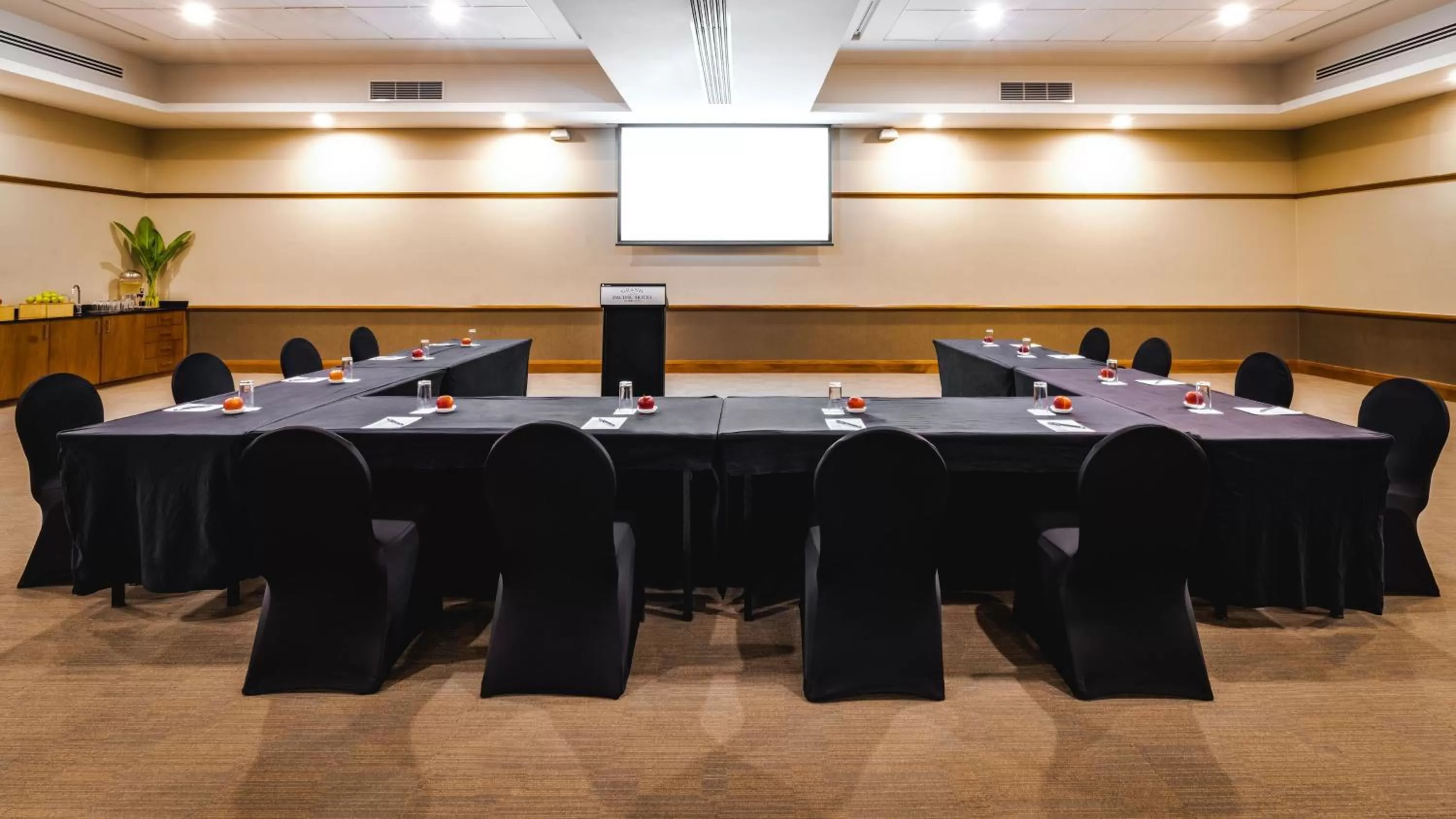 Banquet/Function facilities in Grand Pacific Hotel