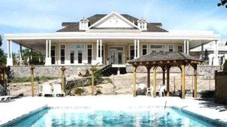 Property building in Burleigh Falls Inn