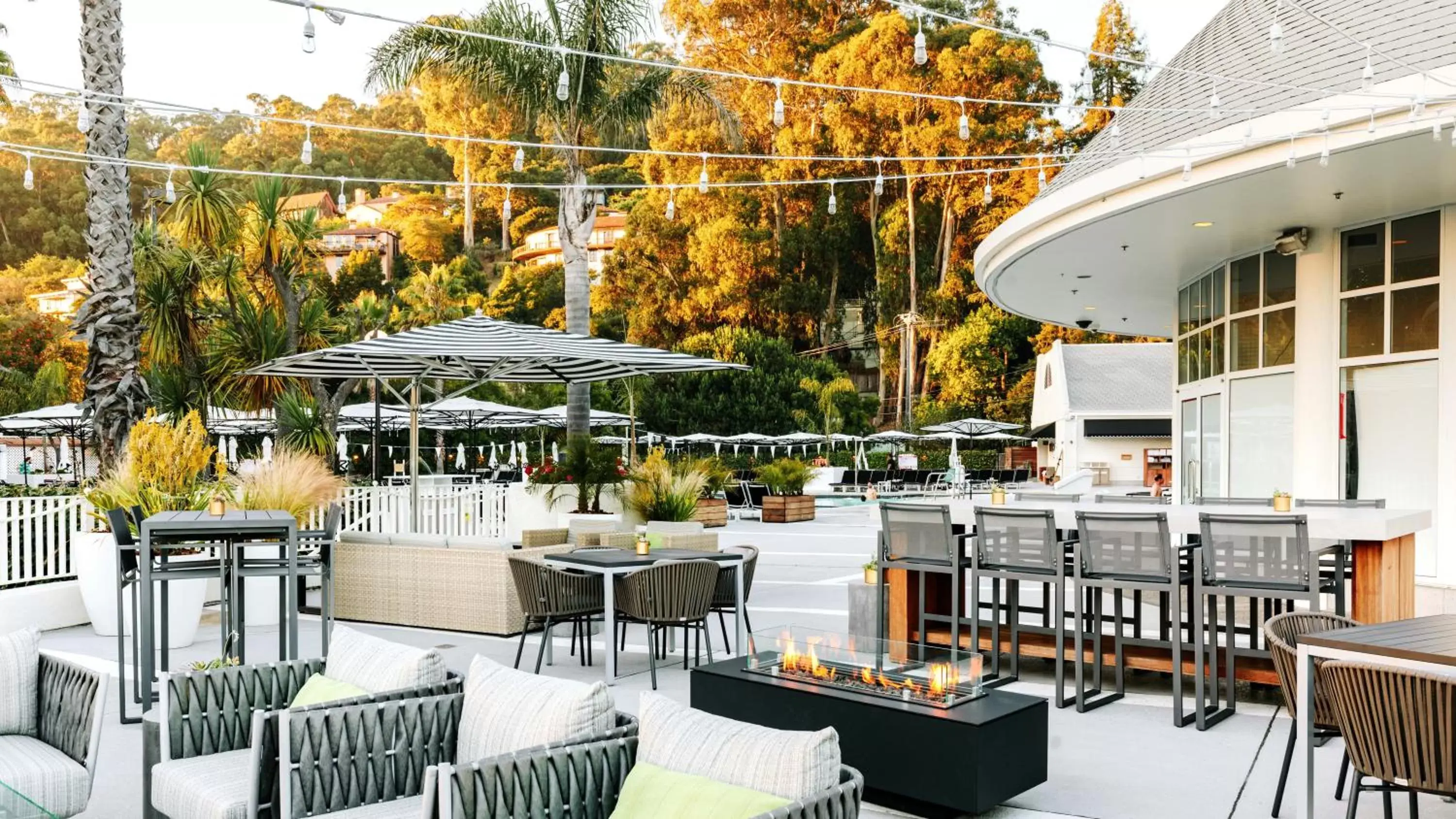 Balcony/Terrace, Restaurant/Places to Eat in The Claremont Club & Spa, A Fairmont Hotel
