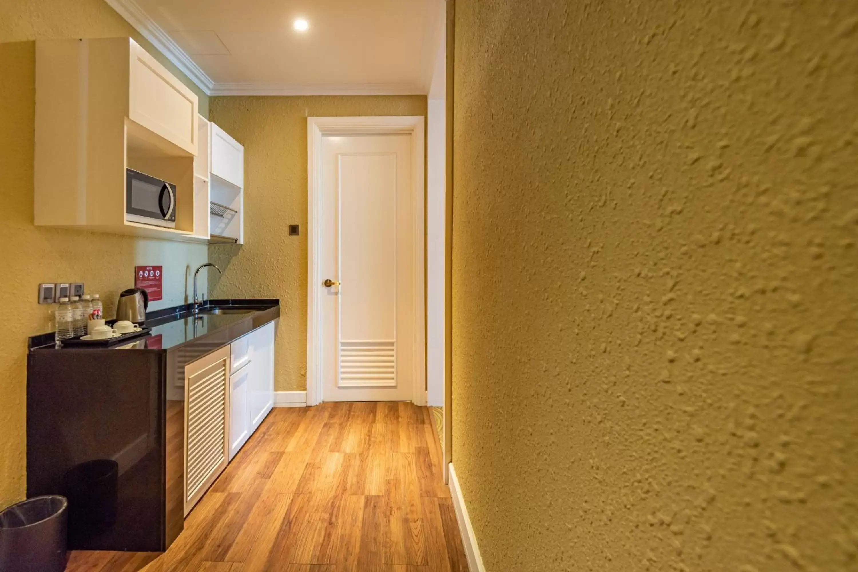 kitchen, Kitchen/Kitchenette in Tasik Villa International Resort