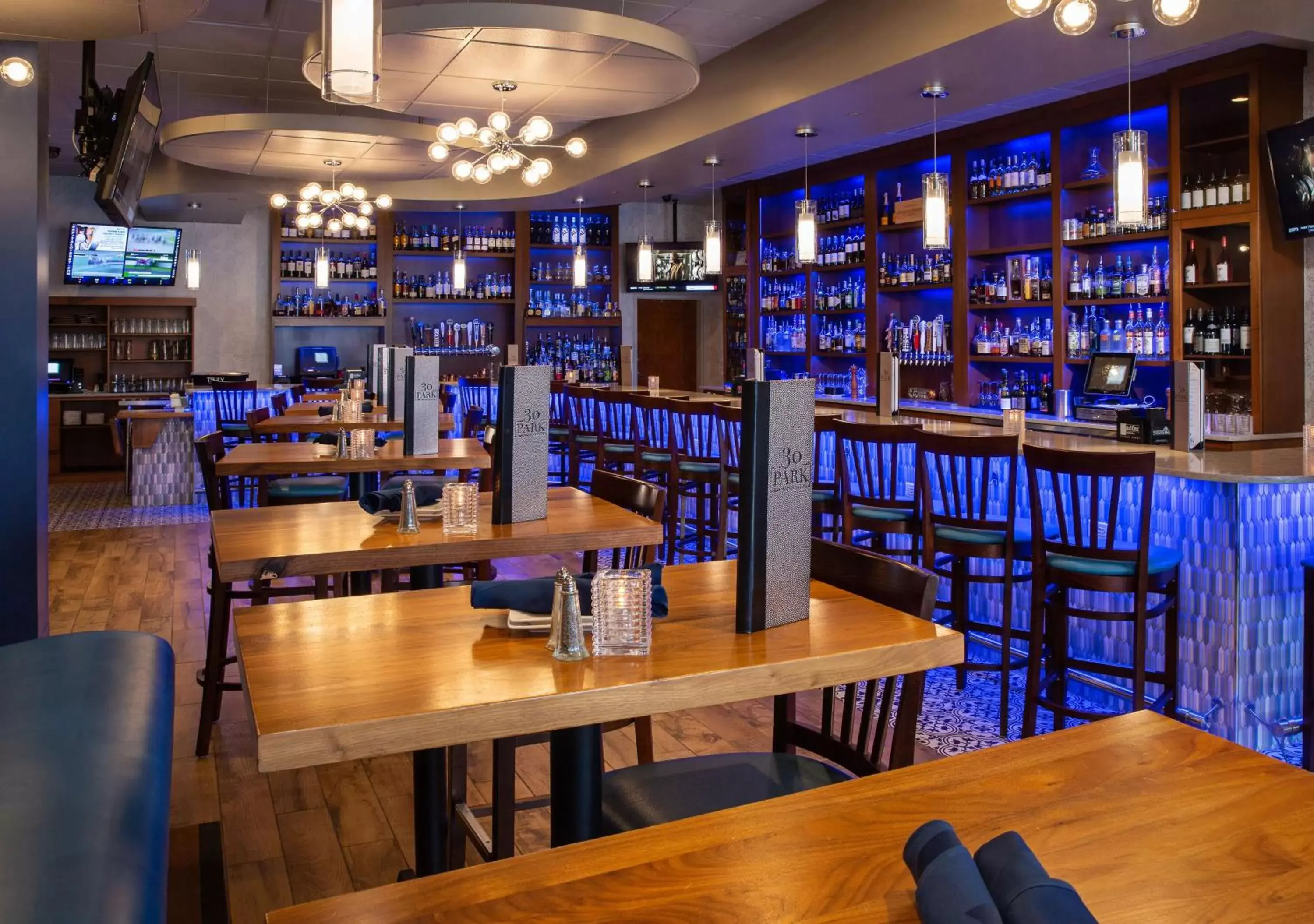 Lounge or bar, Restaurant/Places to Eat in Hilton Garden Inn Clifton Park