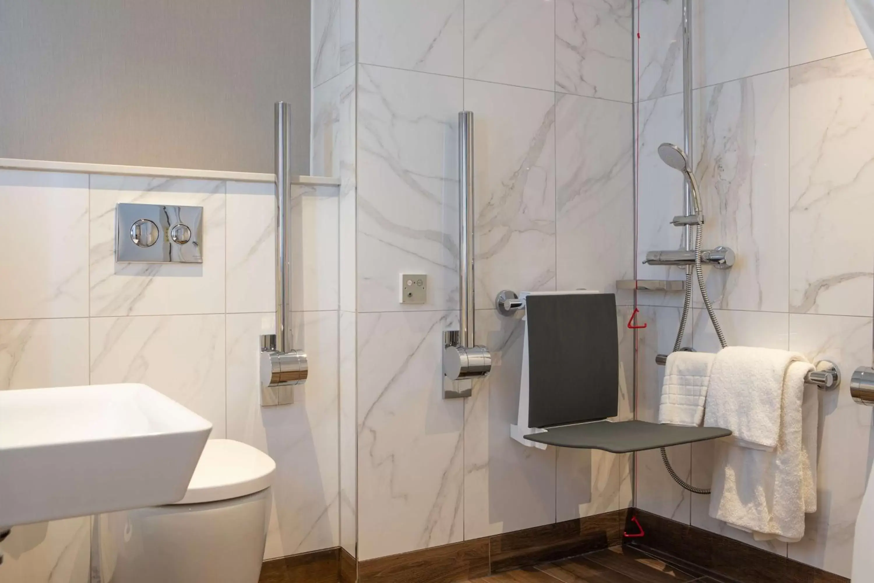 Bathroom in DoubleTree by Hilton Stoke-on-Trent, United Kingdom