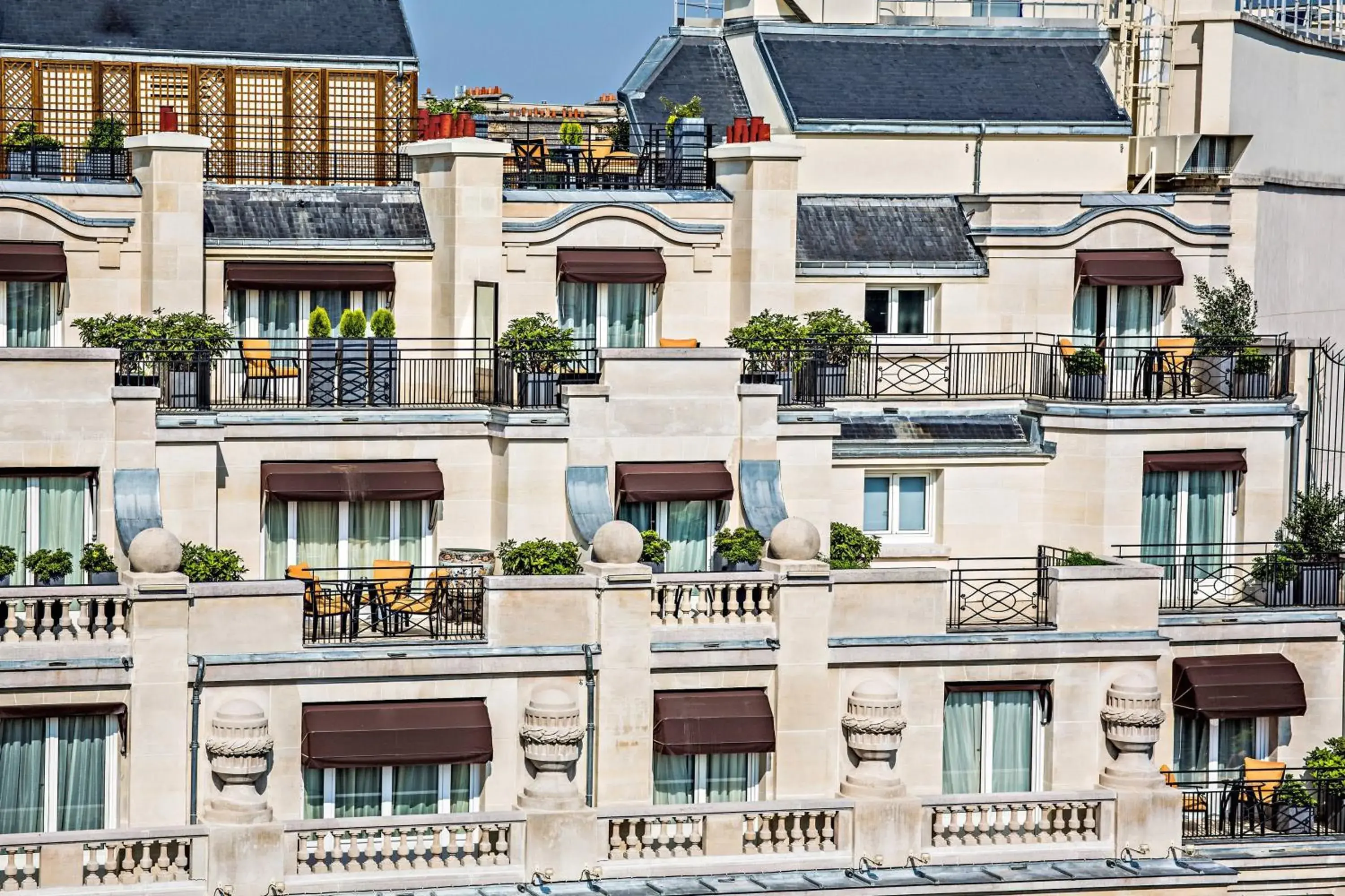 Property Building in Prince de Galles, a Luxury Collection hotel, Paris