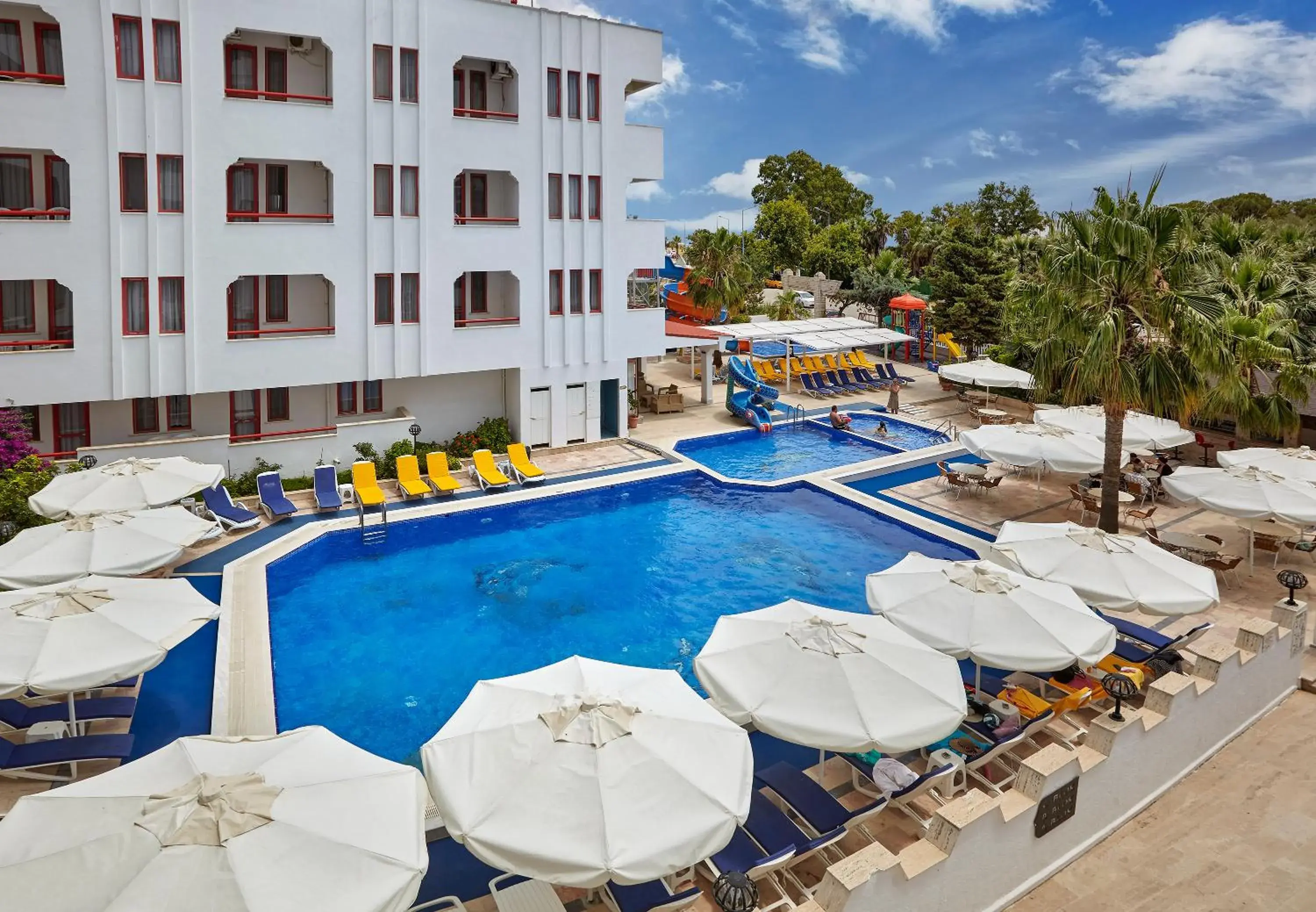 Garden, Pool View in Hotel Billurcu