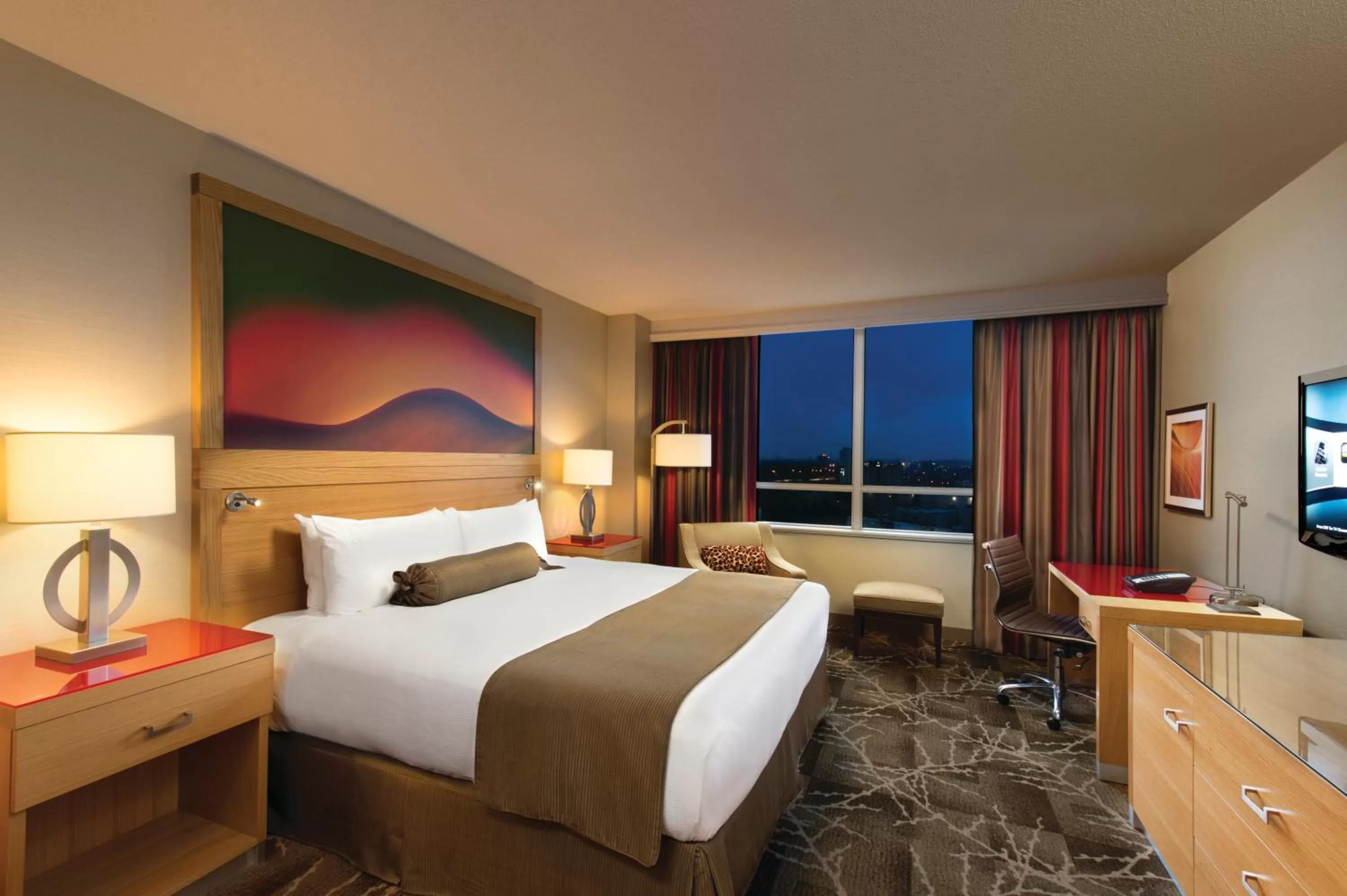 Bedroom, Bed in River Rock Casino Hotel
