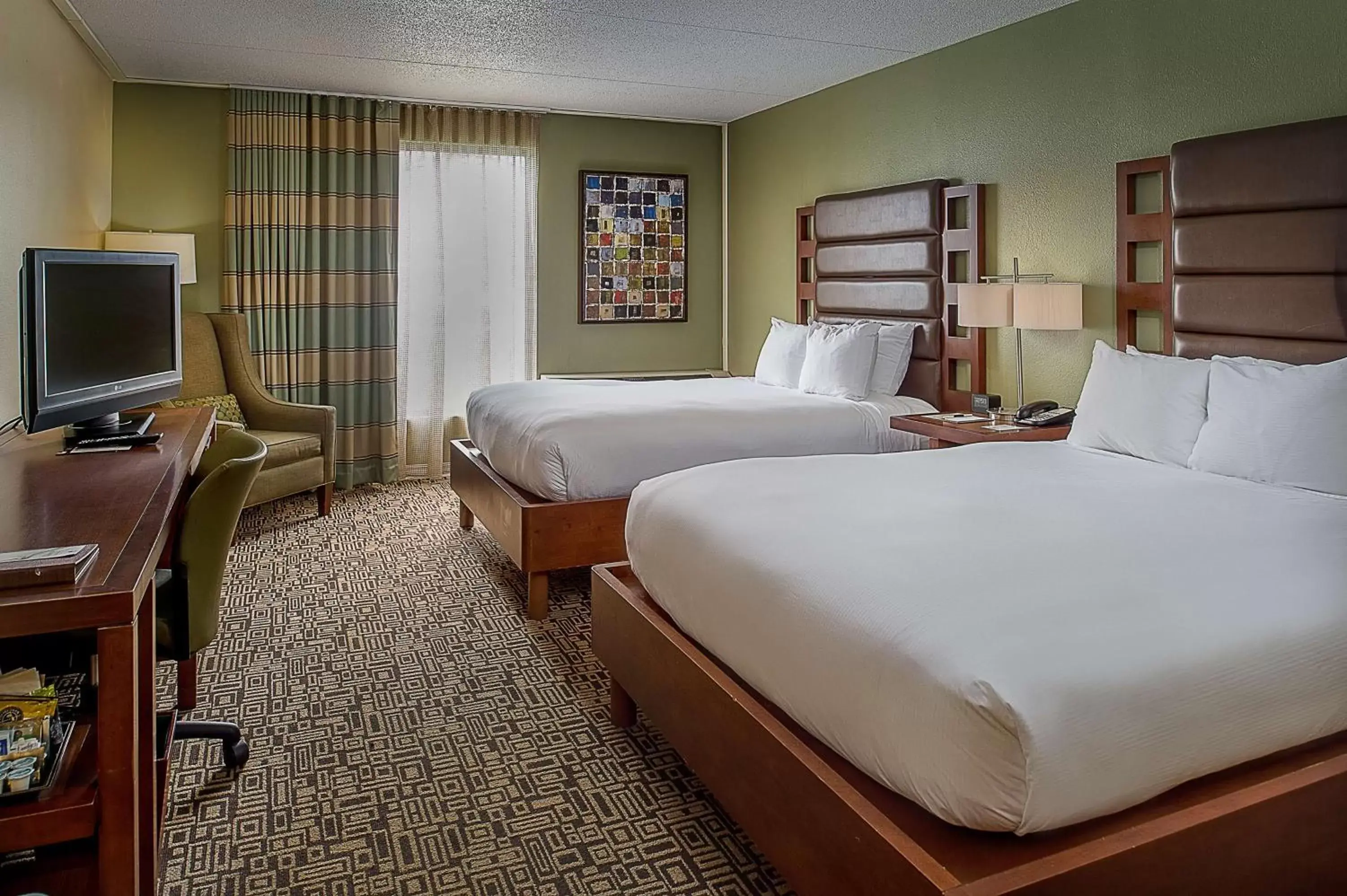 Bedroom, Bed in DoubleTree by Hilton Collinsville/St.Louis