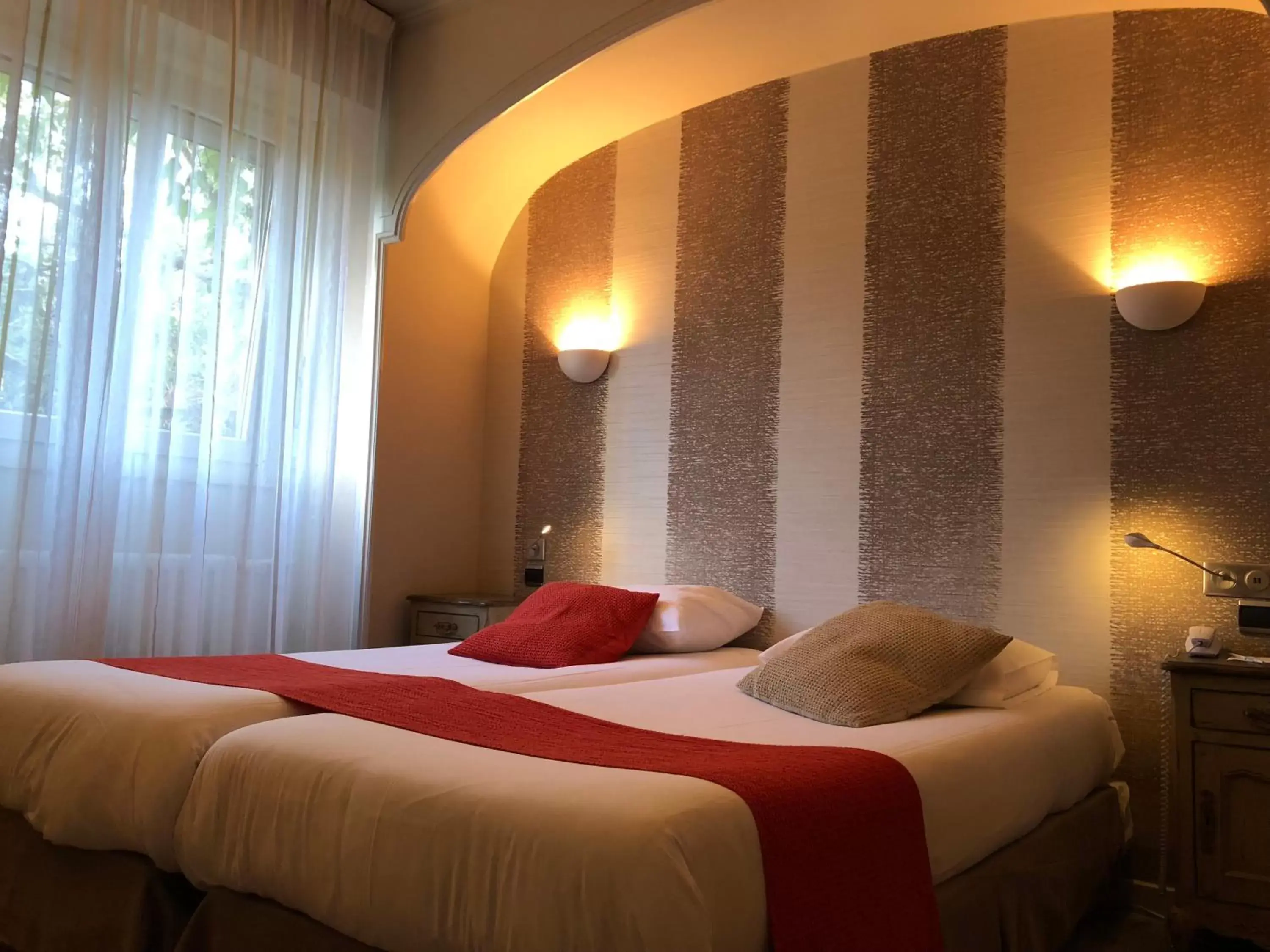 Bedroom, Bed in Best Western Hôtel De La Bourse
