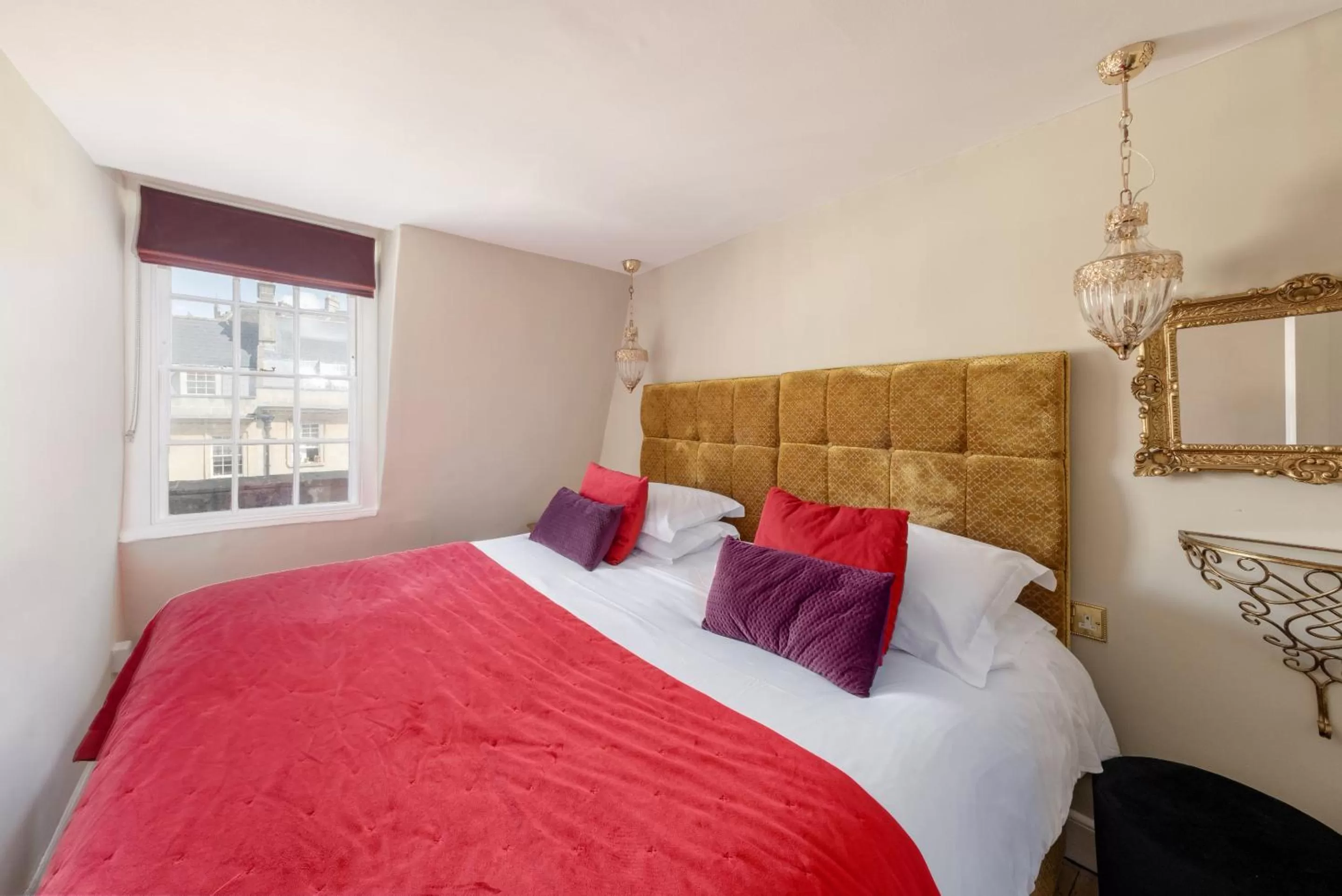 Bedroom, Bed in Darcys' Pride