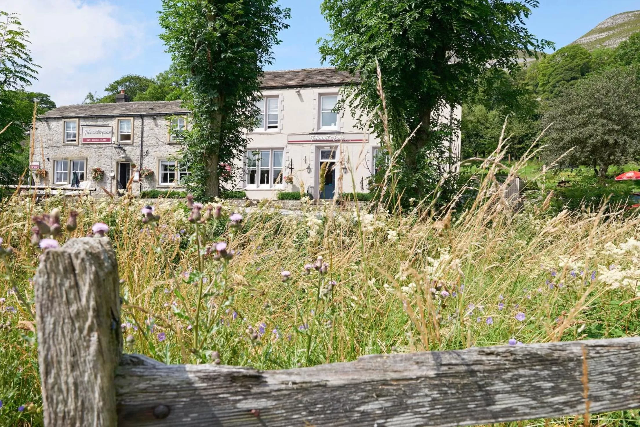 Facade/entrance in Tennant Arms Hotel