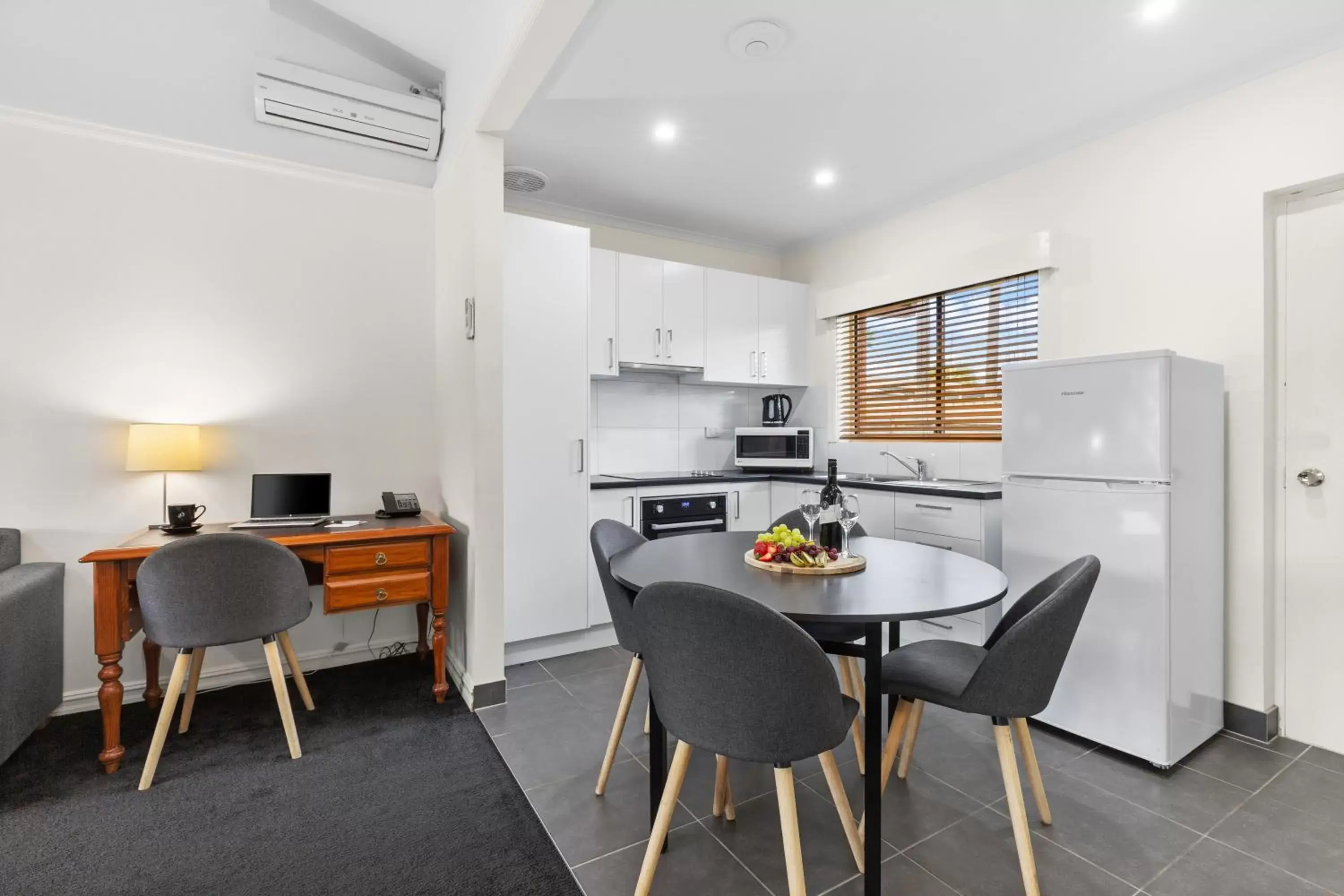 Dining Area in All Seasons Resort Hotel Bendigo