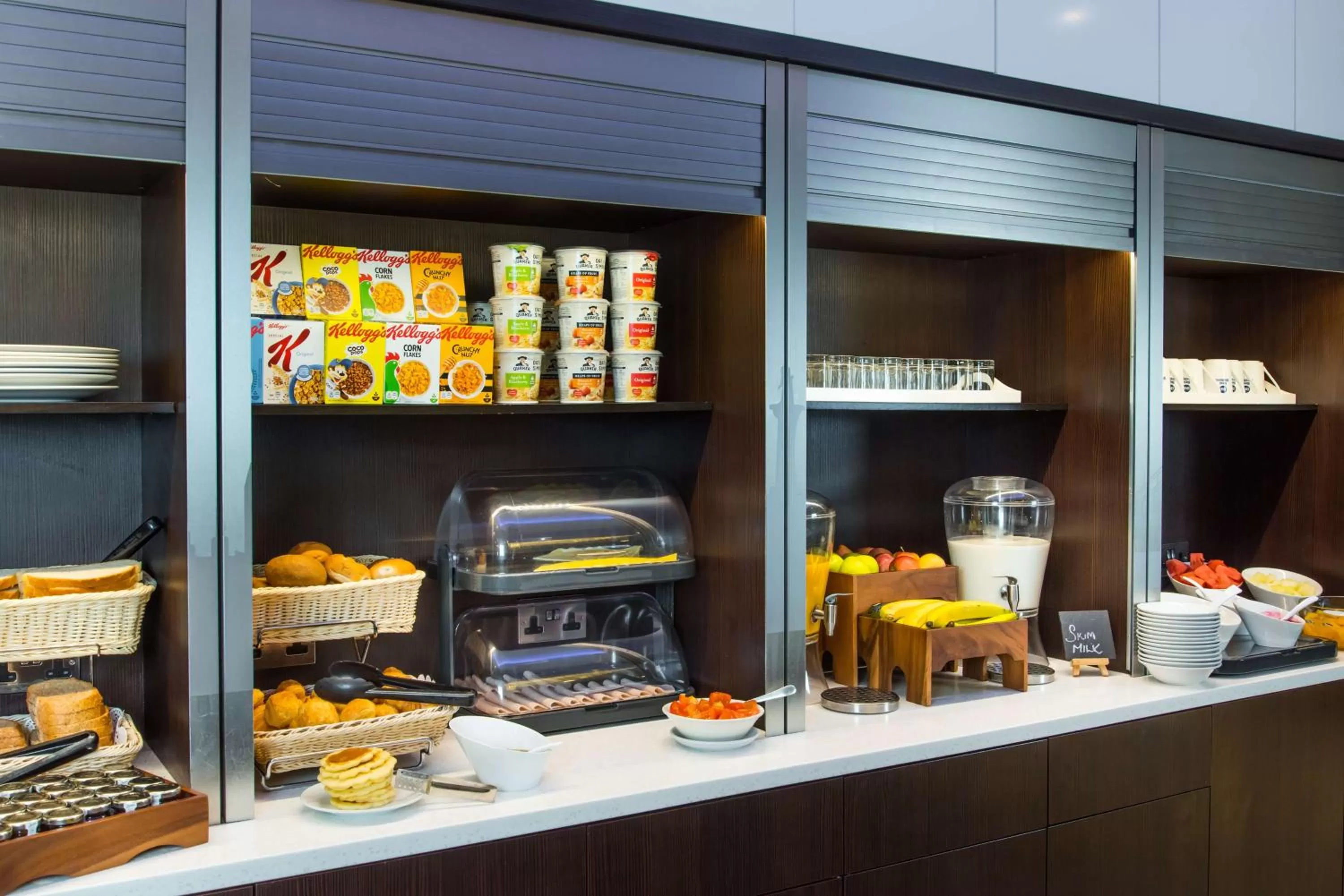 Restaurant/places to eat in Best Western Chiswick Palace & Suites London