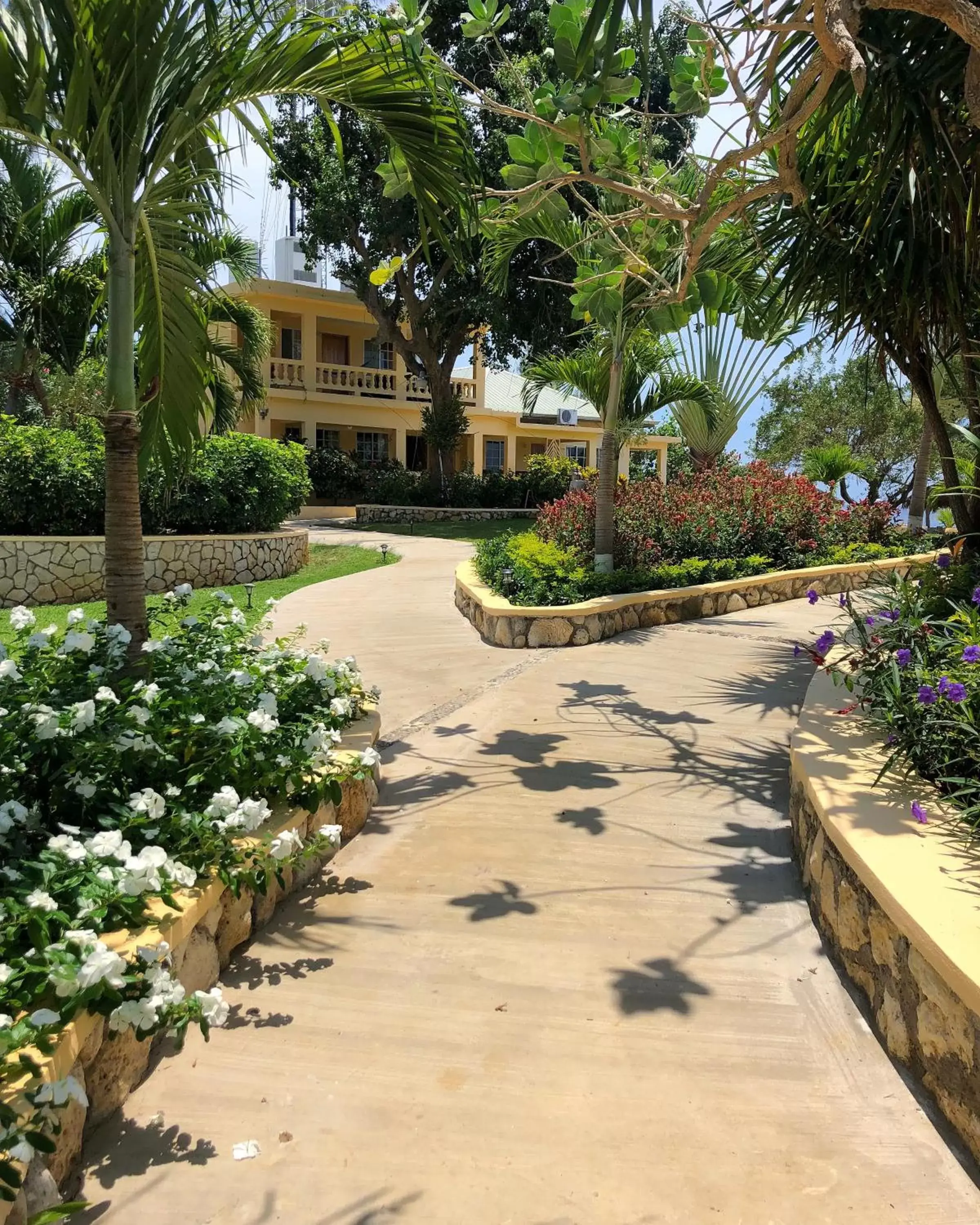 Facade/entrance in The Westender Inn