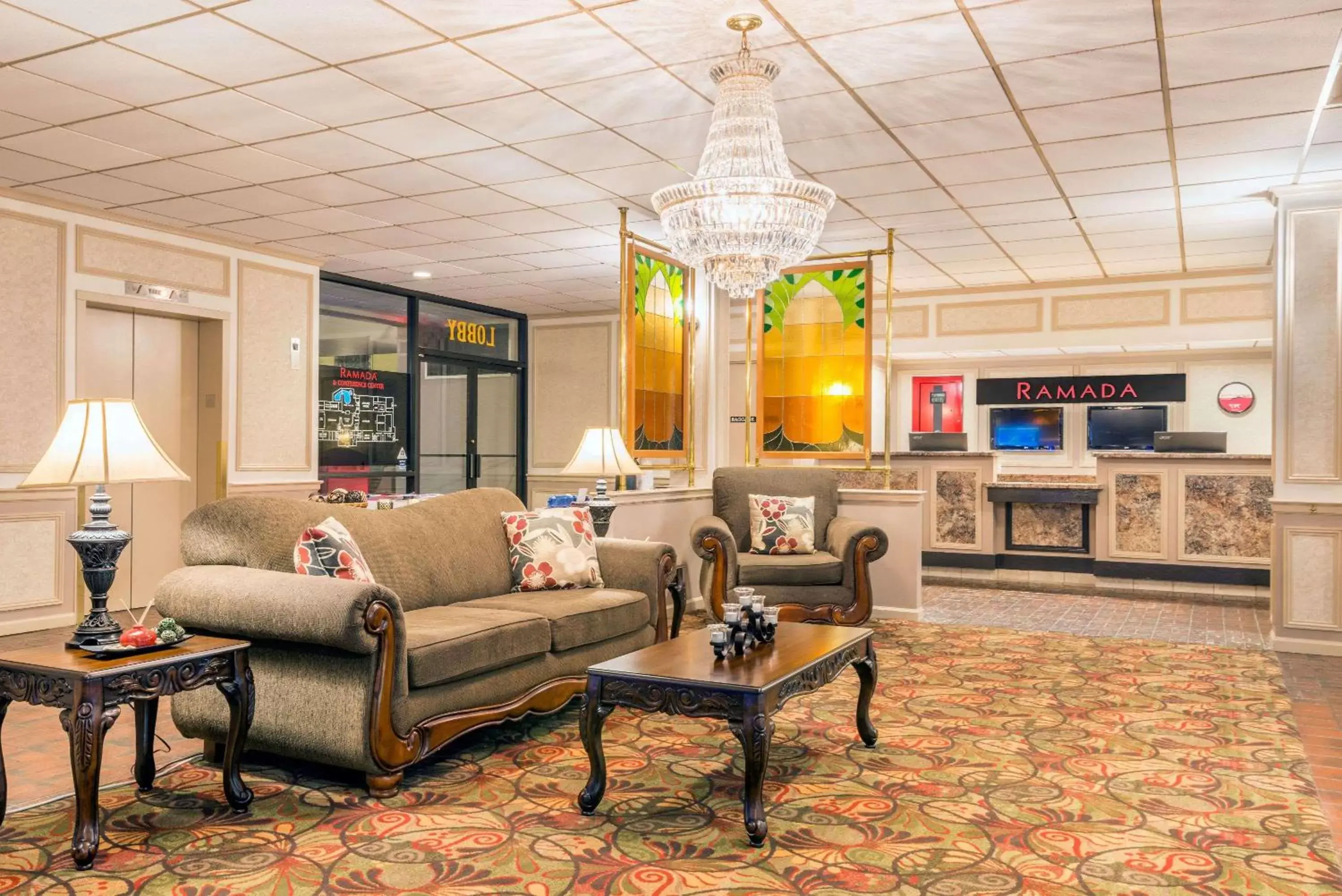 Lobby or reception, Lobby/Reception in Ramada by Wyndham Paintsville Hotel & Conference Center