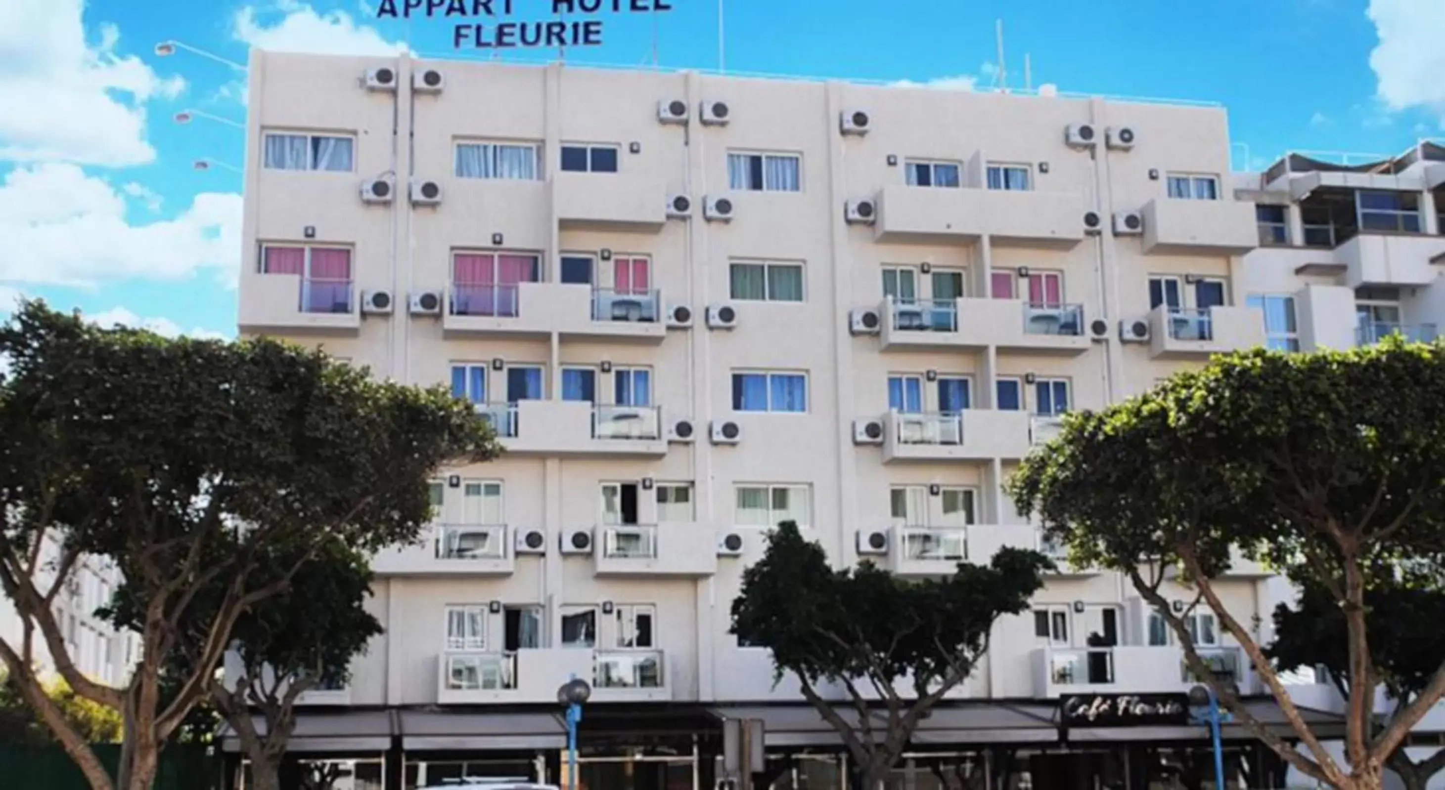 Facade/entrance, Property Building in Résidence Hotelière Fleurie