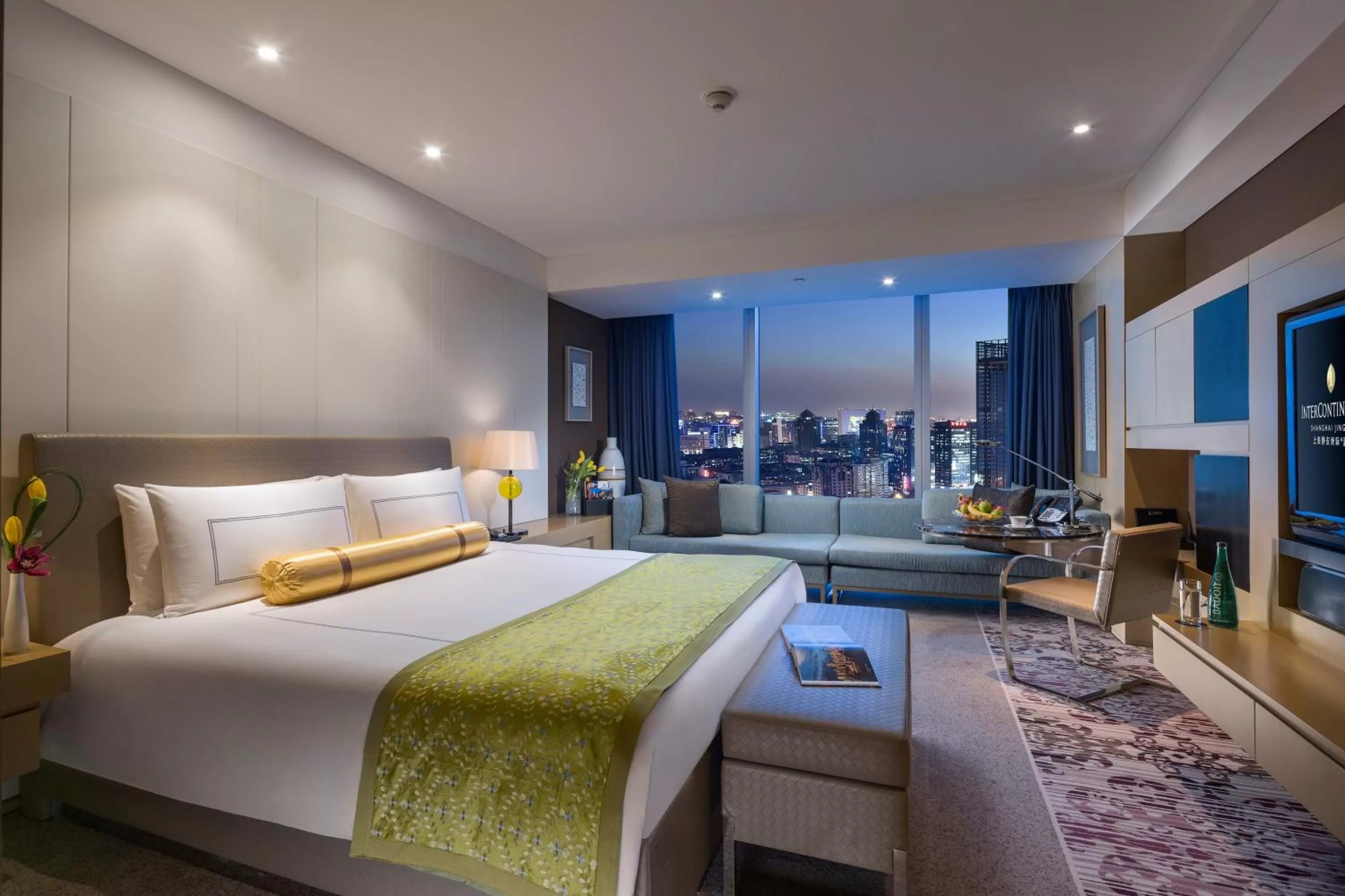 Property building, Bed in InterContinental Shanghai Jing' An by IHG
