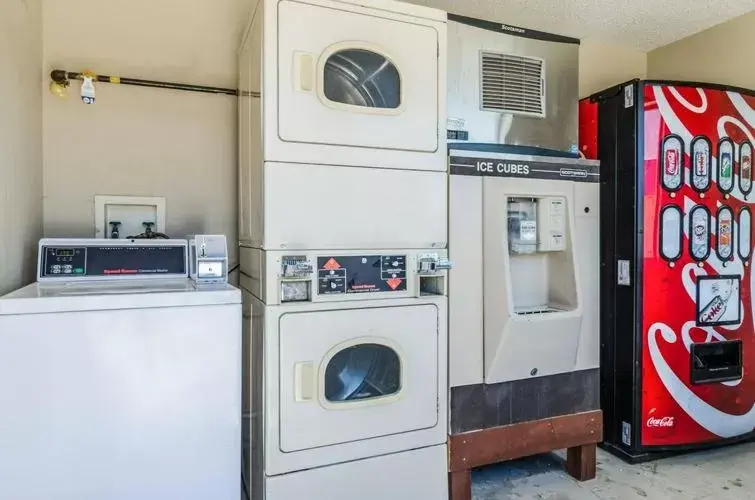 Kitchen/Kitchenette in Regency Inn