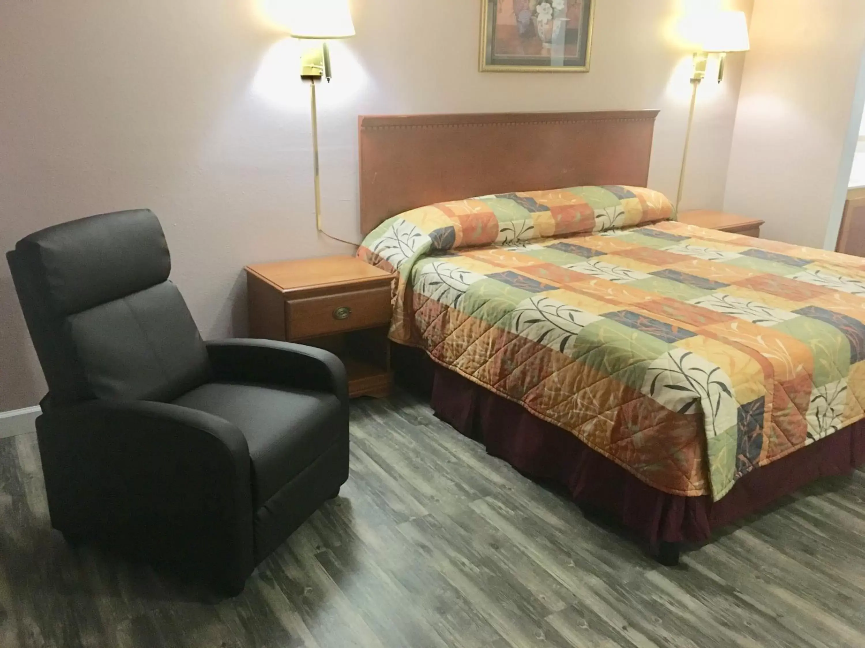 Bed in Finn's Motel