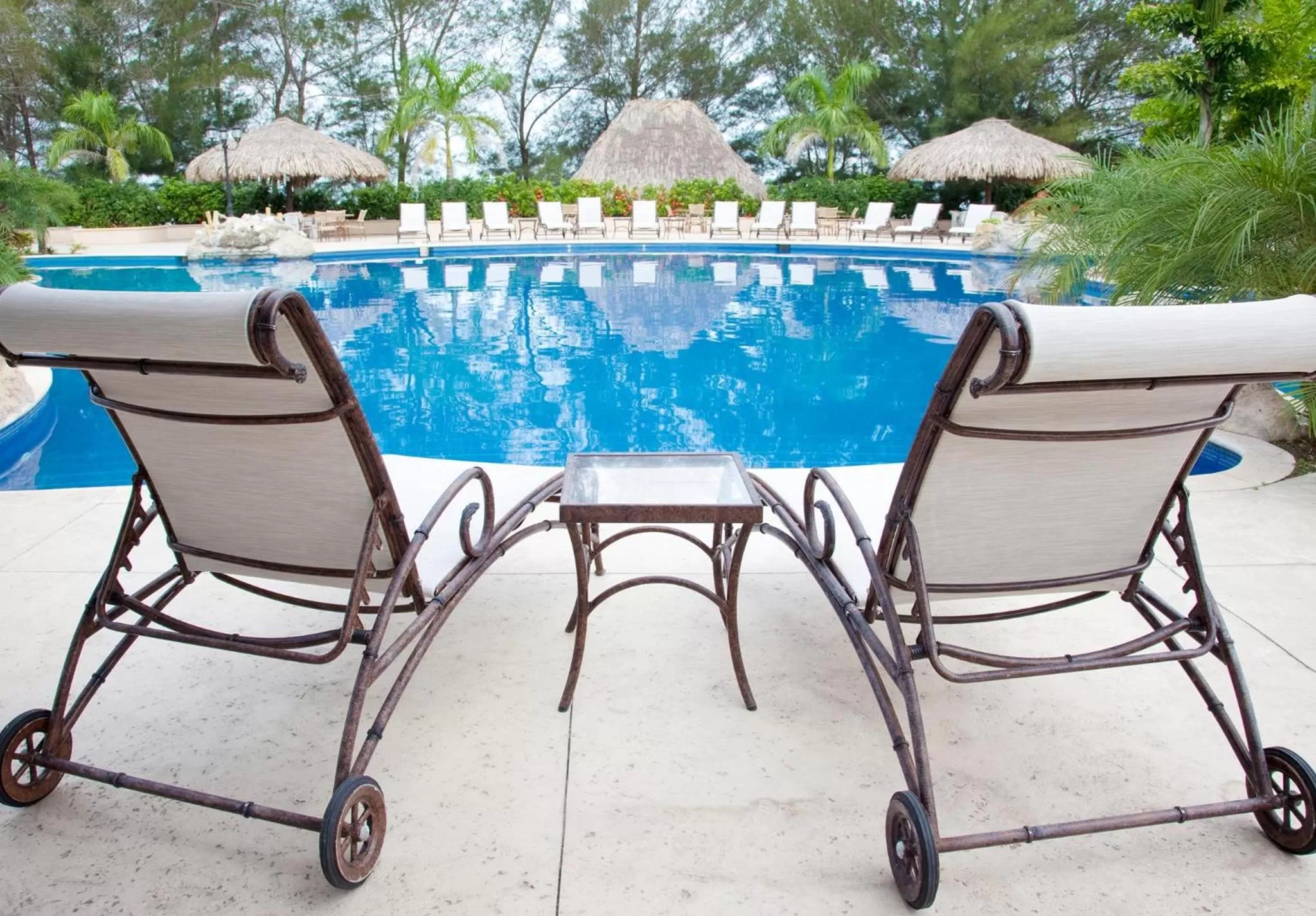 Swimming Pool in La Ensenada Beach Resort