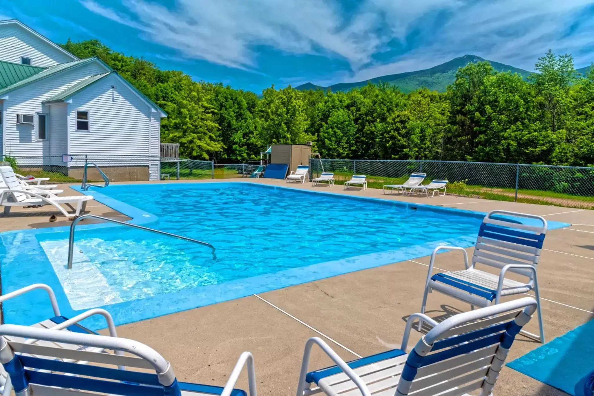 Swimming Pool in Parker's Motel