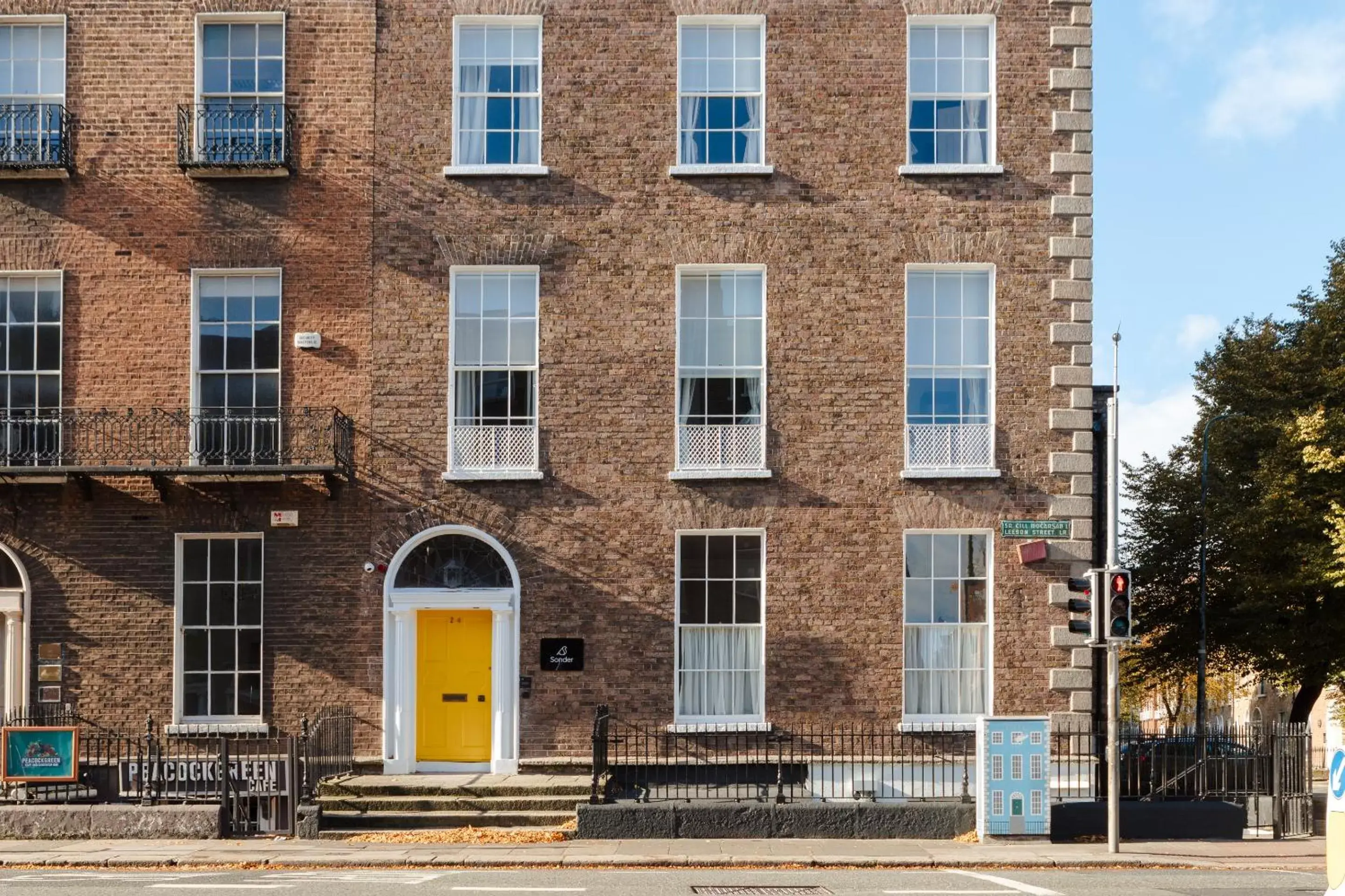 Property Building in Sonder The Earl