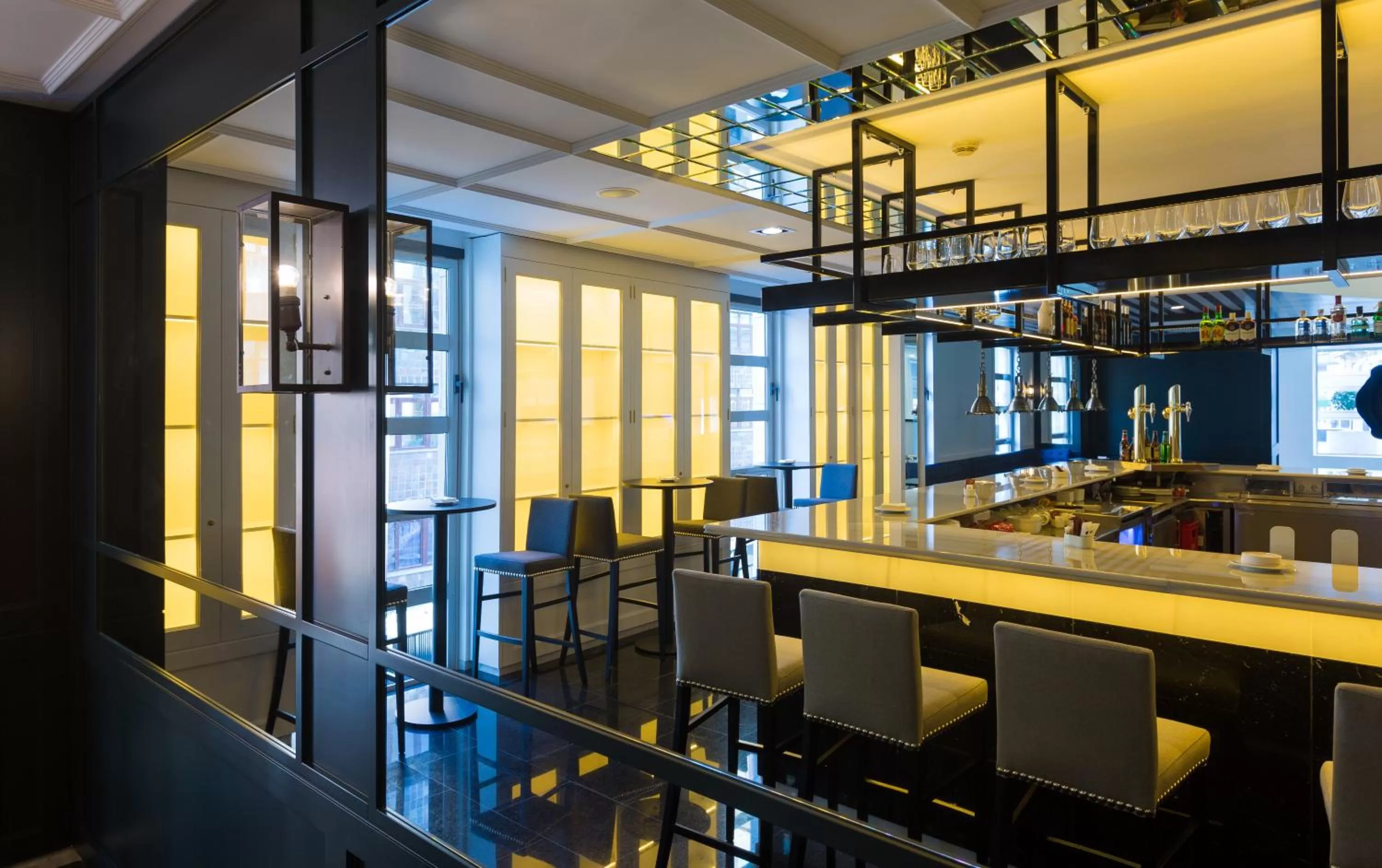 Lounge or bar in Hotel Mercure Jardines de Albia