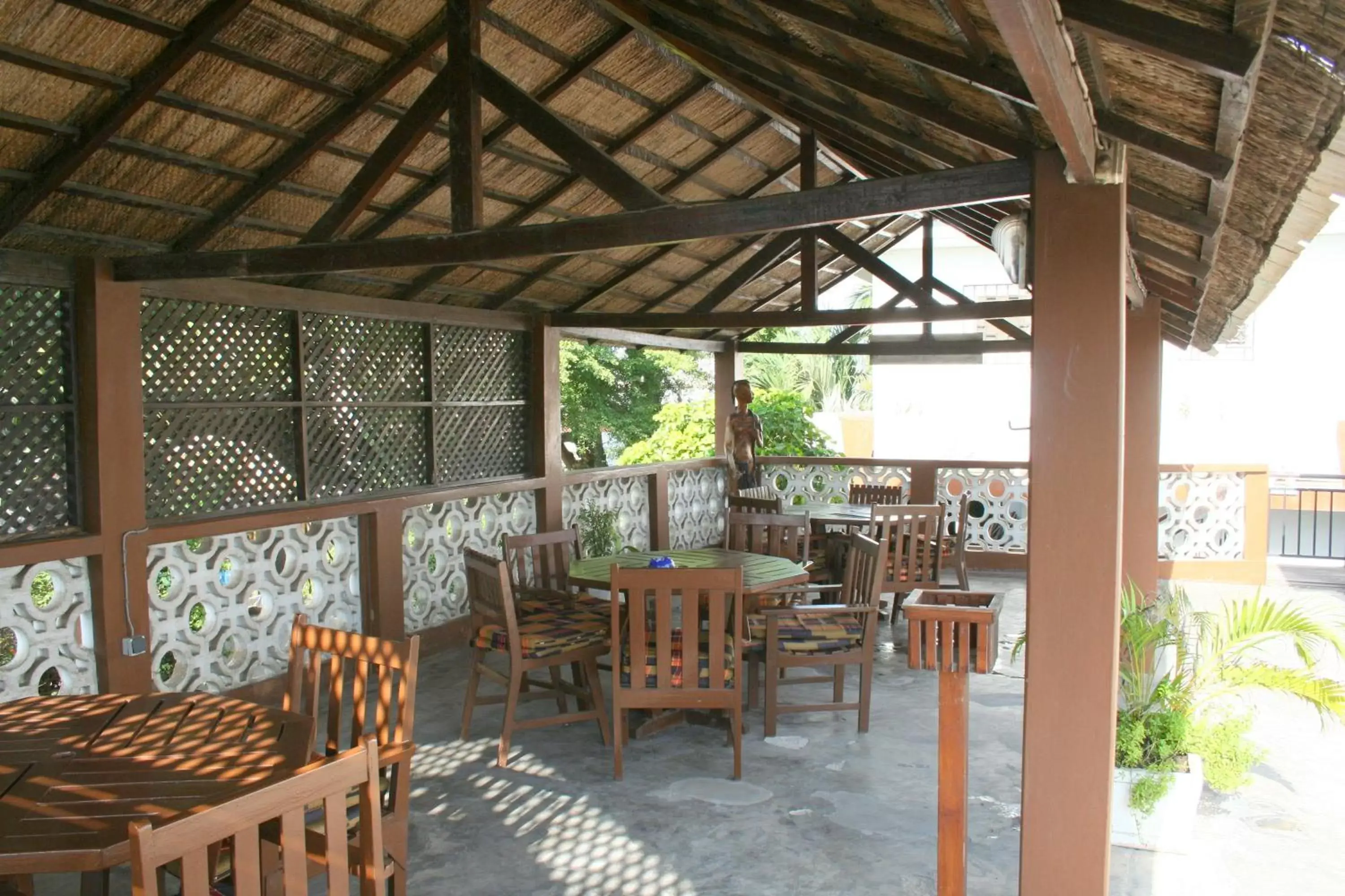Patio, Restaurant/Places to Eat in Hotel Aurore Lomé