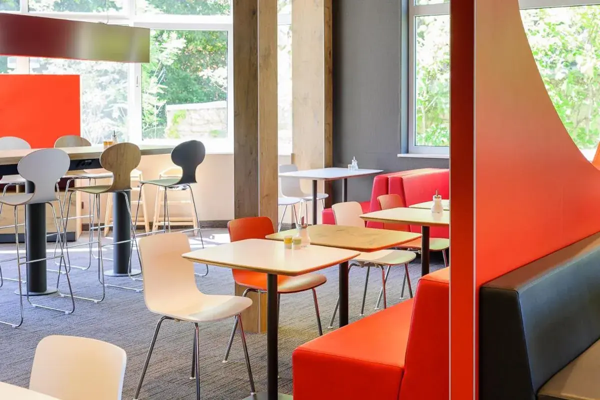 Day, Restaurant/Places to Eat in ibis Augsburg Koenigsplatz