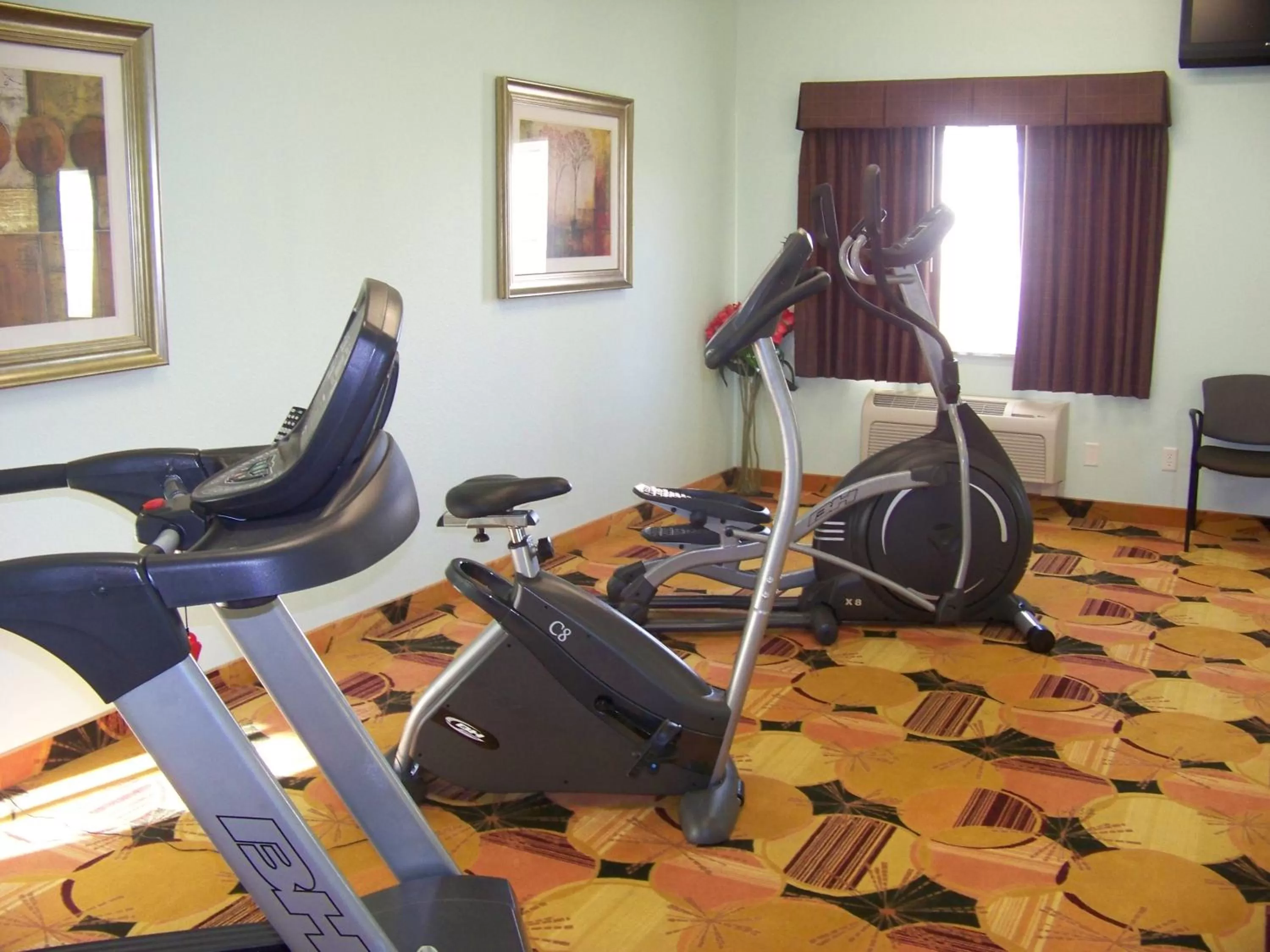 Fitness centre/facilities in Days Inn & Suites by Wyndham Columbus NE