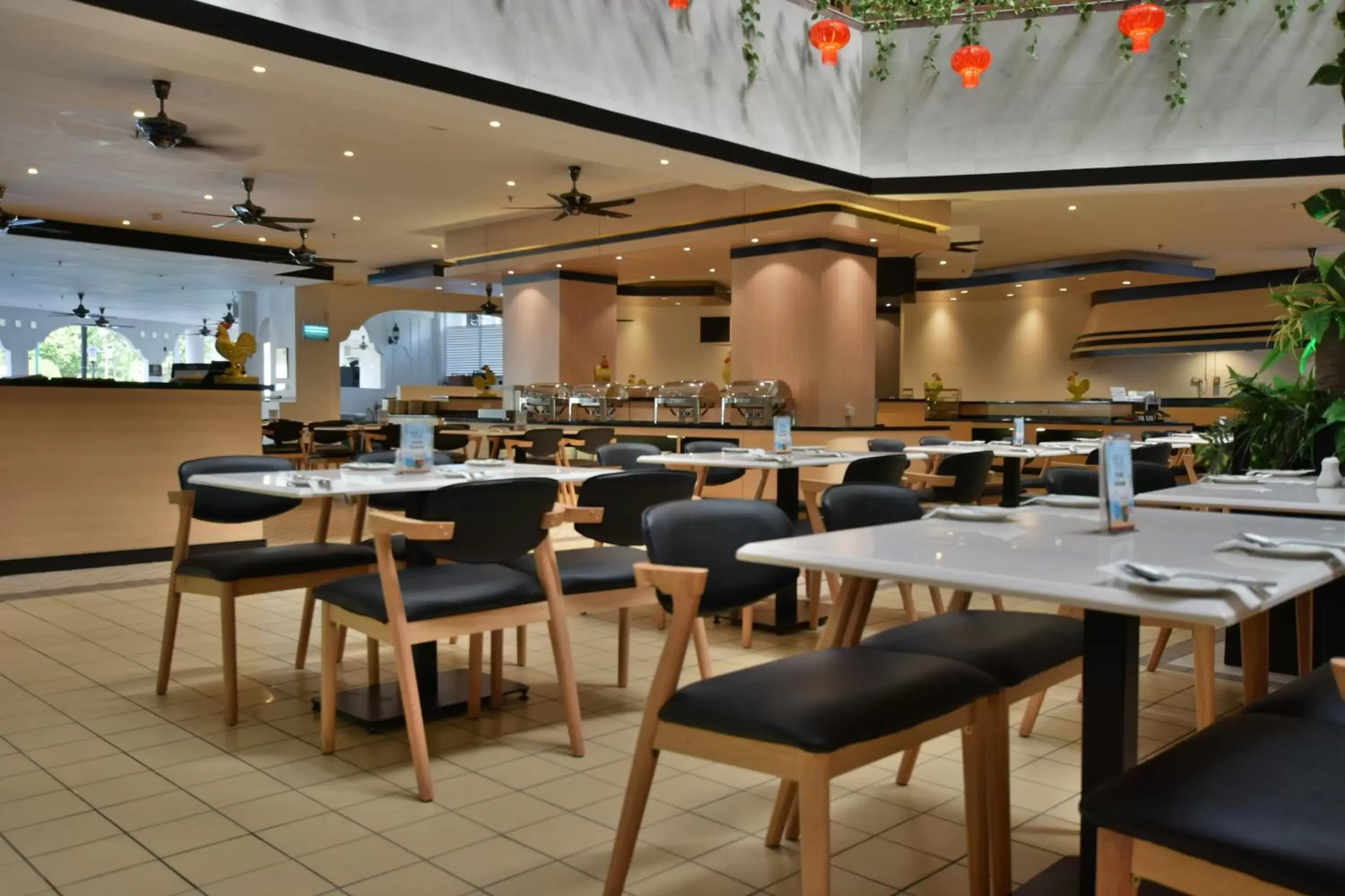 Restaurant/places to eat in The Bayview Beach Resort Restaurant/places to eat in The Bayview Beach Resort