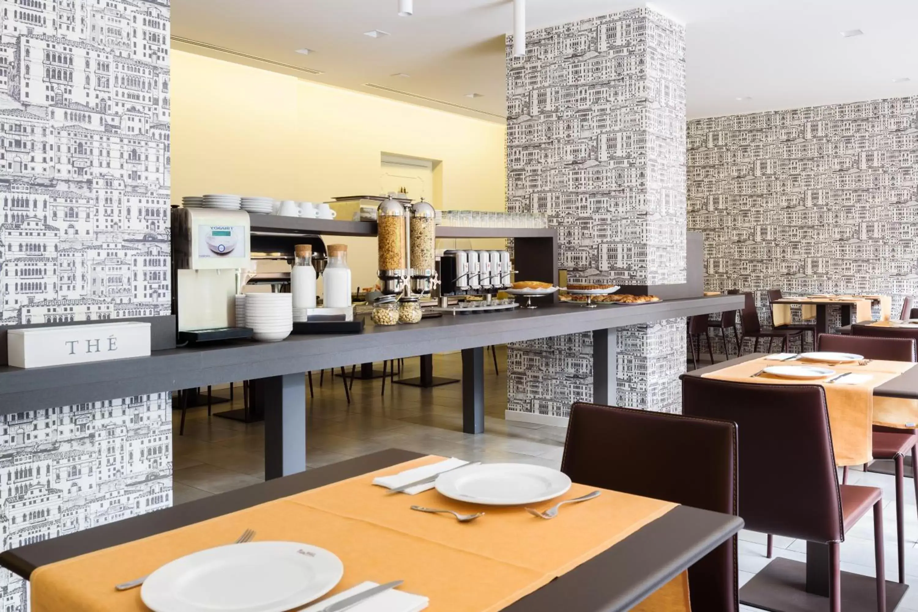 Breakfast, Restaurant/Places to Eat in Hotel Tiziano - Gruppo Mini Hotel