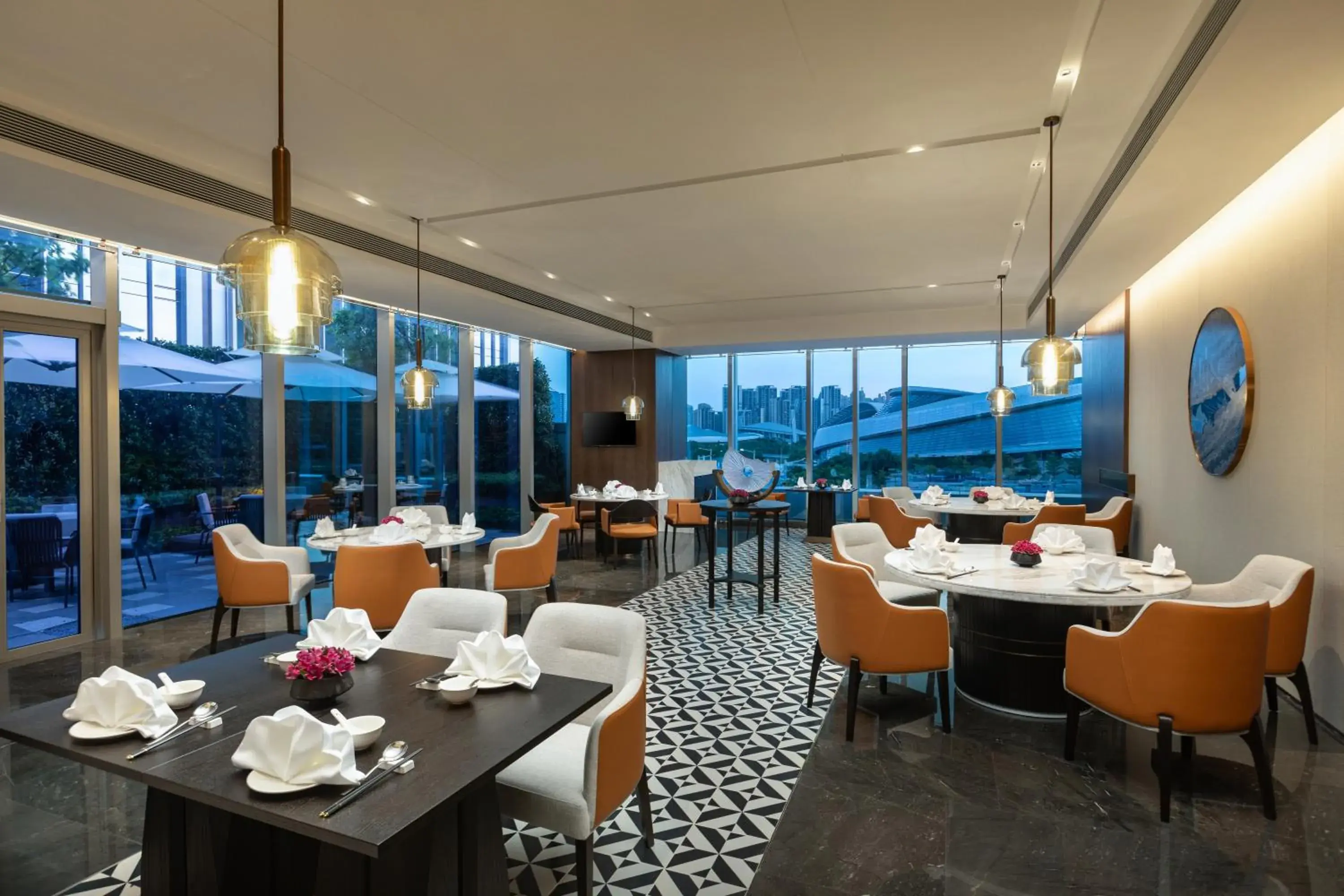 Restaurant/Places to Eat in Crowne Plaza Jiangmen Binjiang, an IHG Hotel