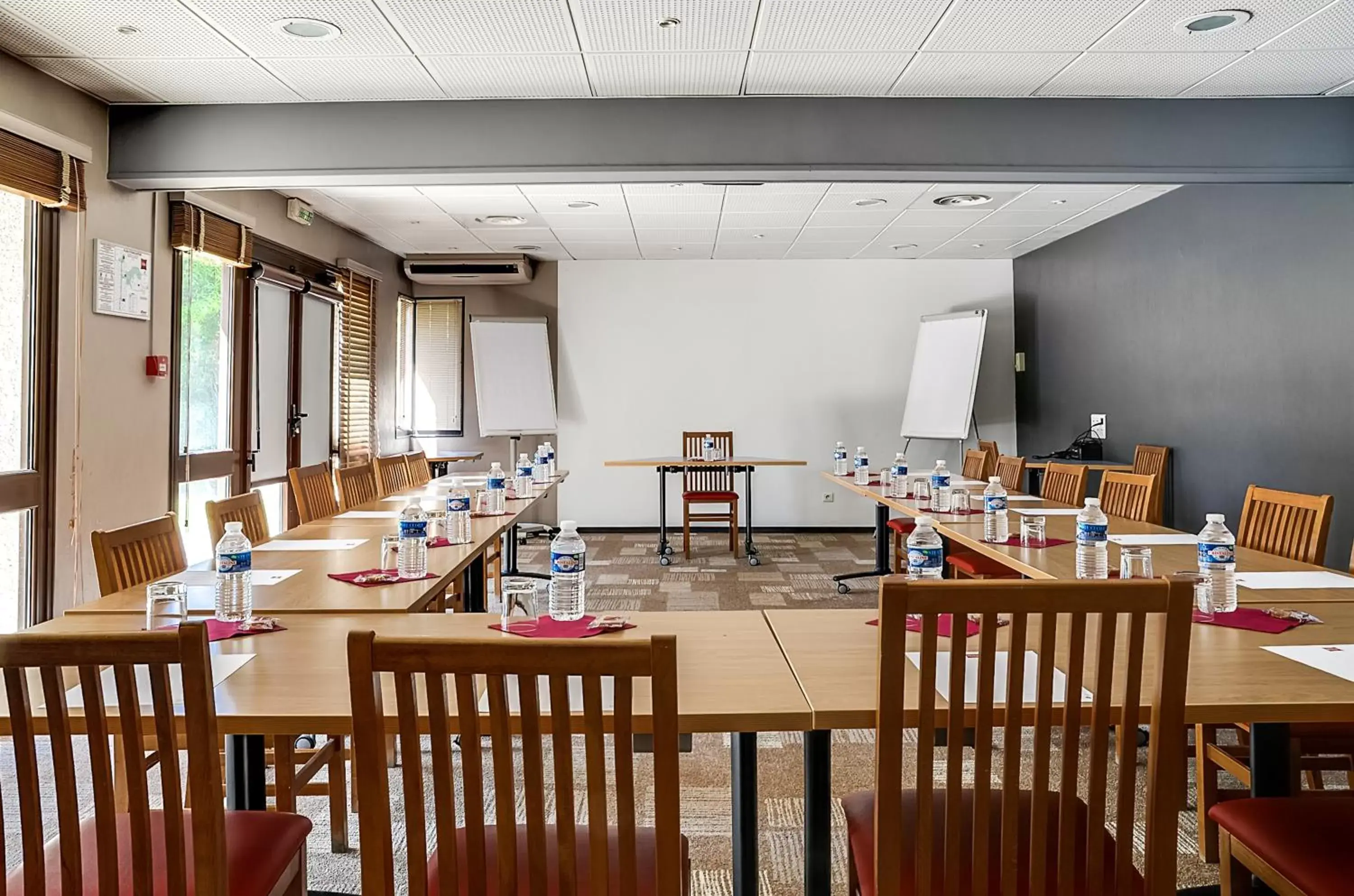 Meeting/conference room in ibis Salon de Provence