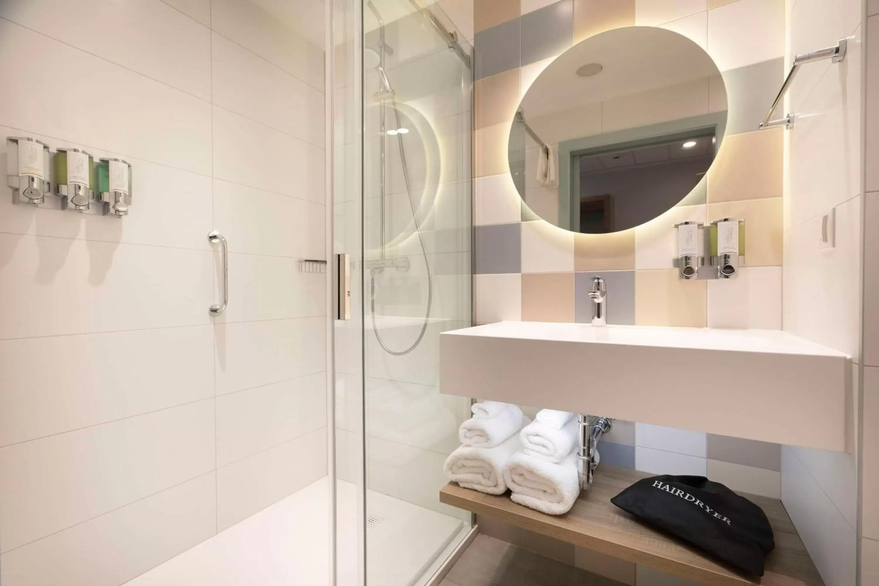 Bathroom in Hampton By Hilton Bialystok