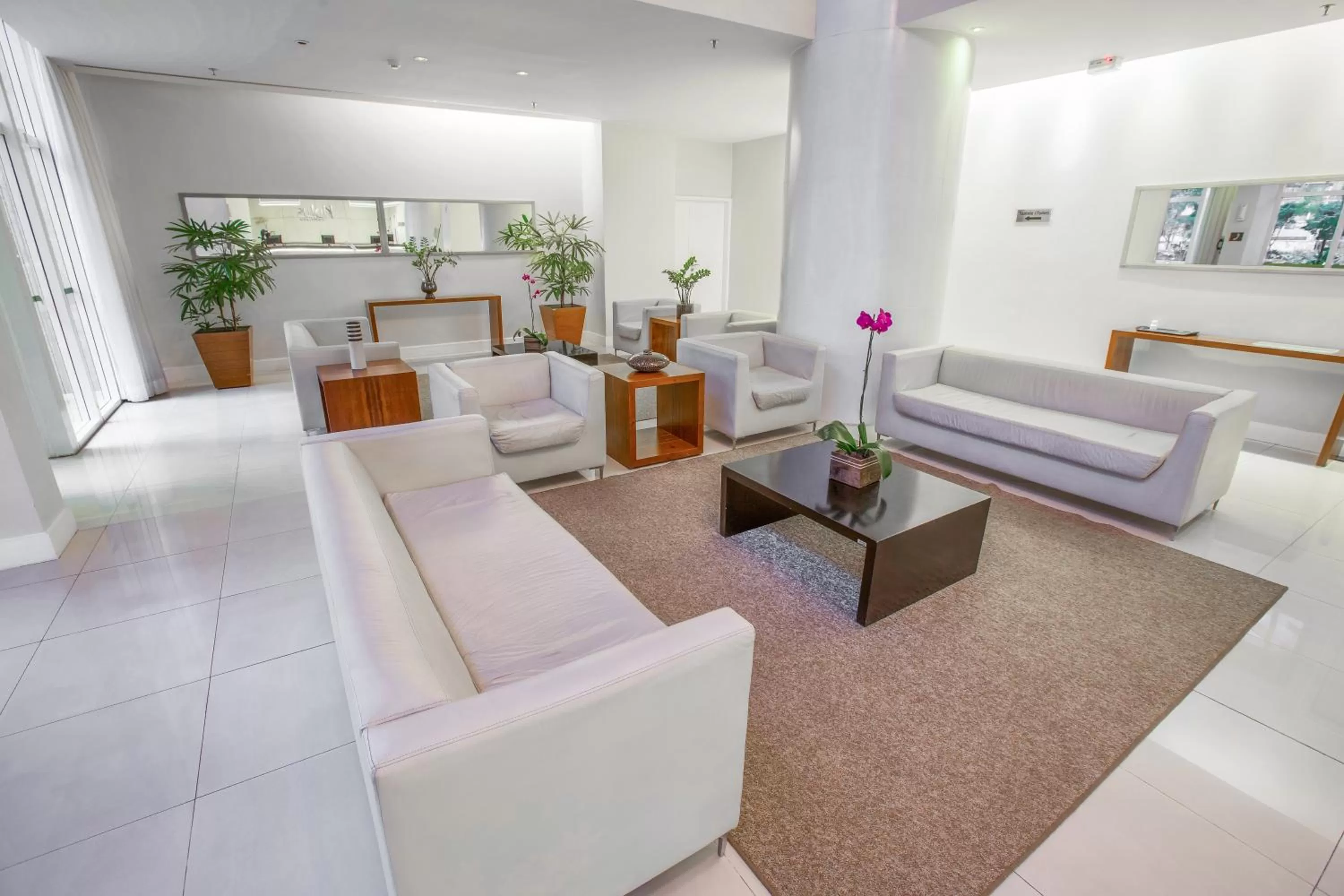 Lobby or reception in Saint Moritz Hplus Express